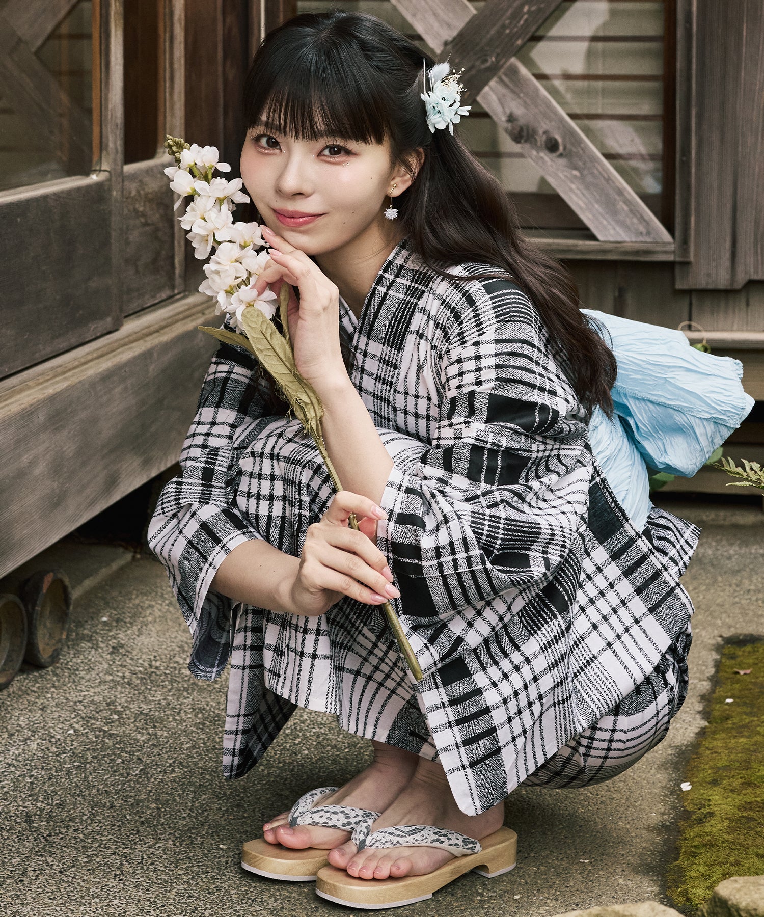 YU70051_00.jpg