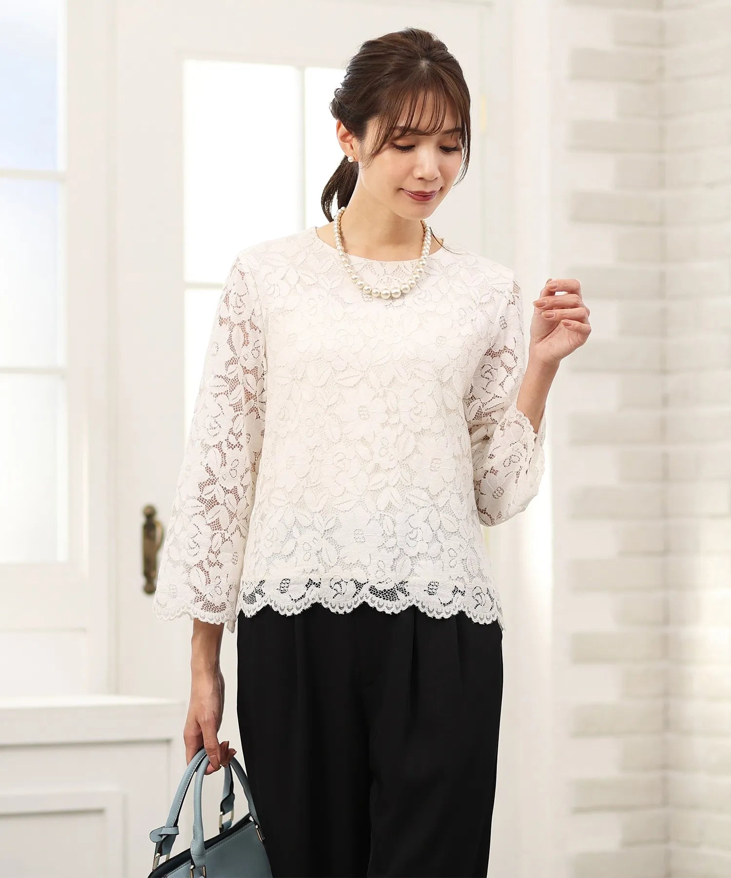 db0006_white_11.webp
