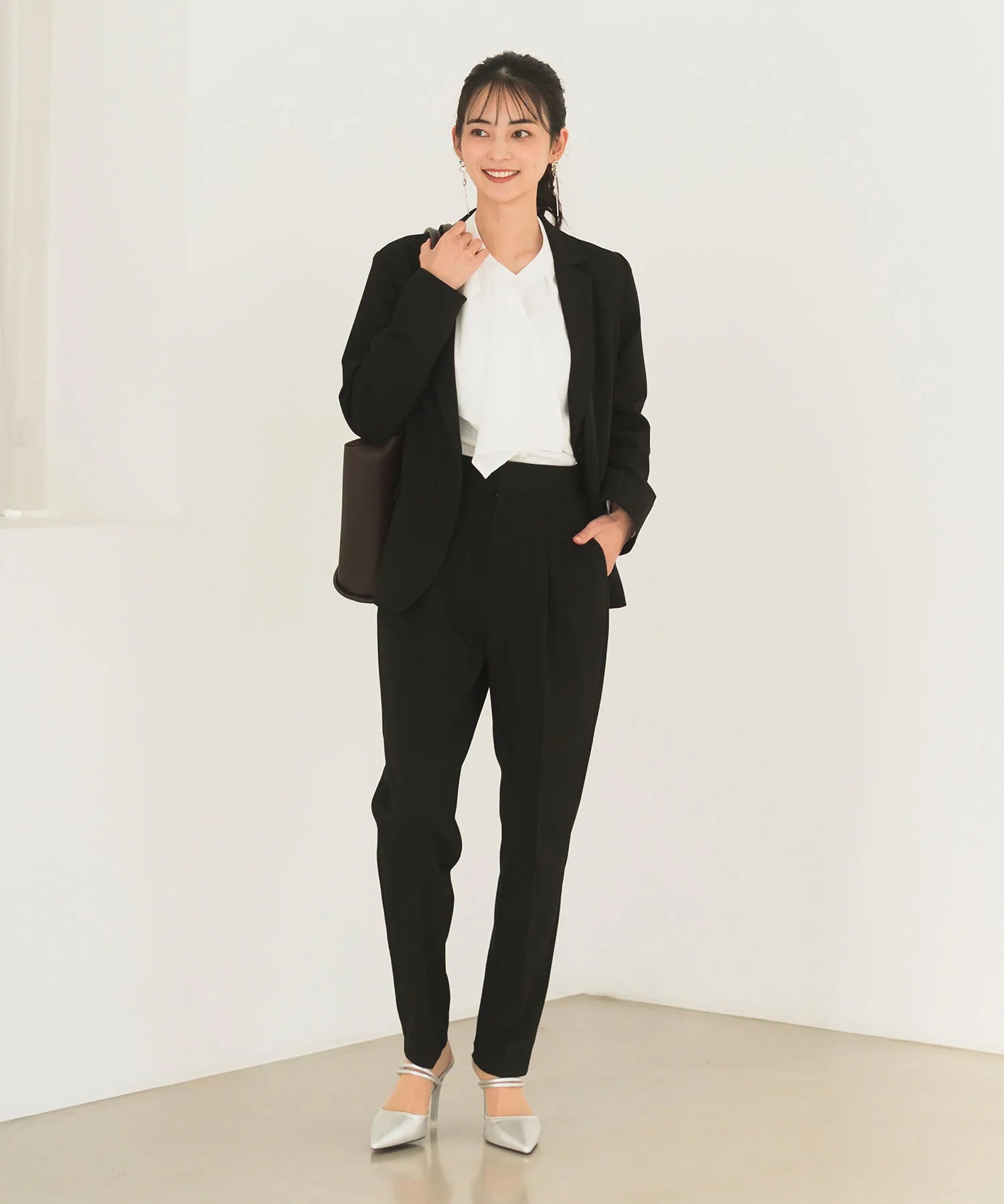 df00016_black_01.webp