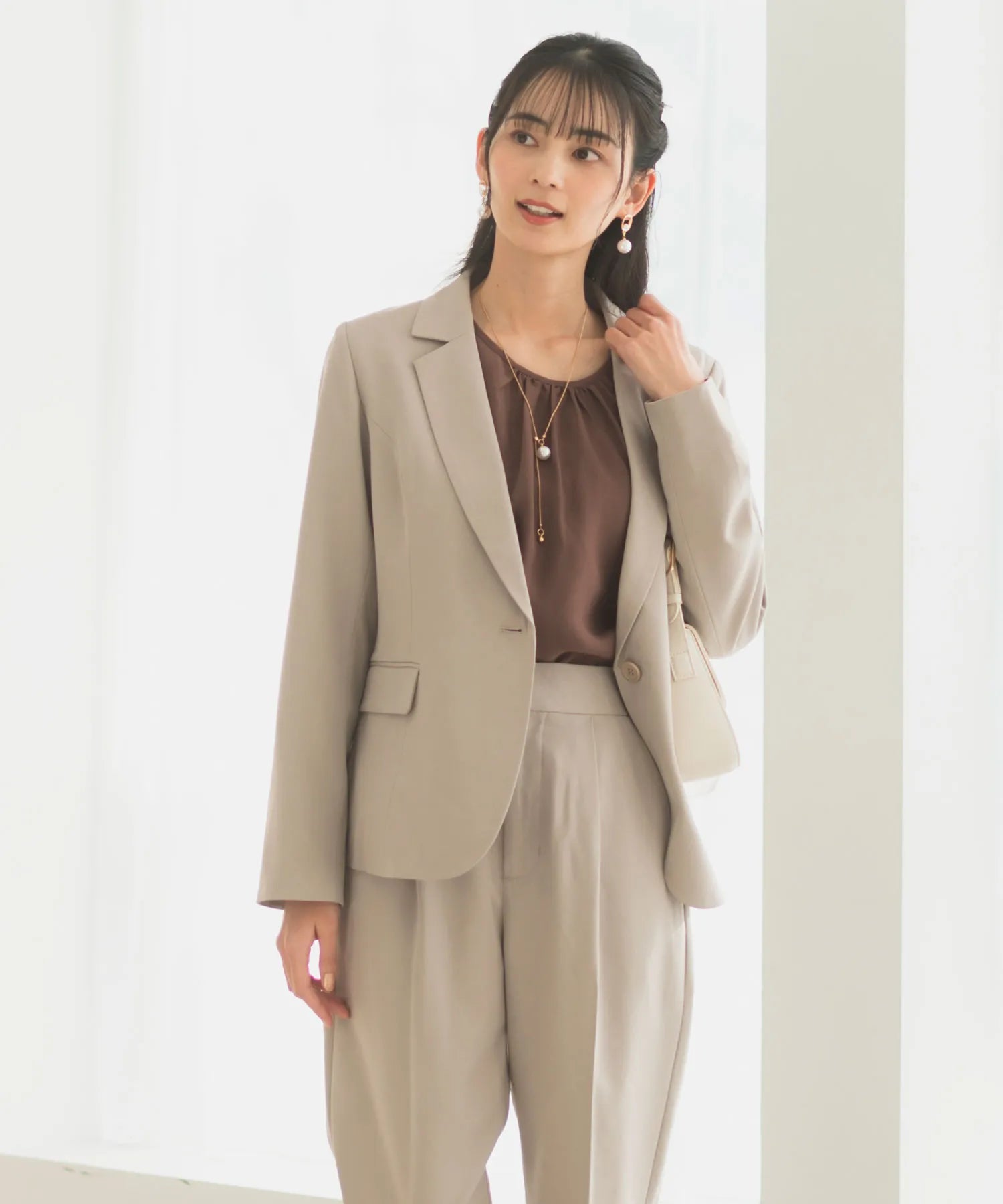 《2025新作》【洗える/防シワ/UV/花粉防止/オフィスカジュアル】ストレッチテーラードジャケット・タックセンタープレスパンツ 2点セット