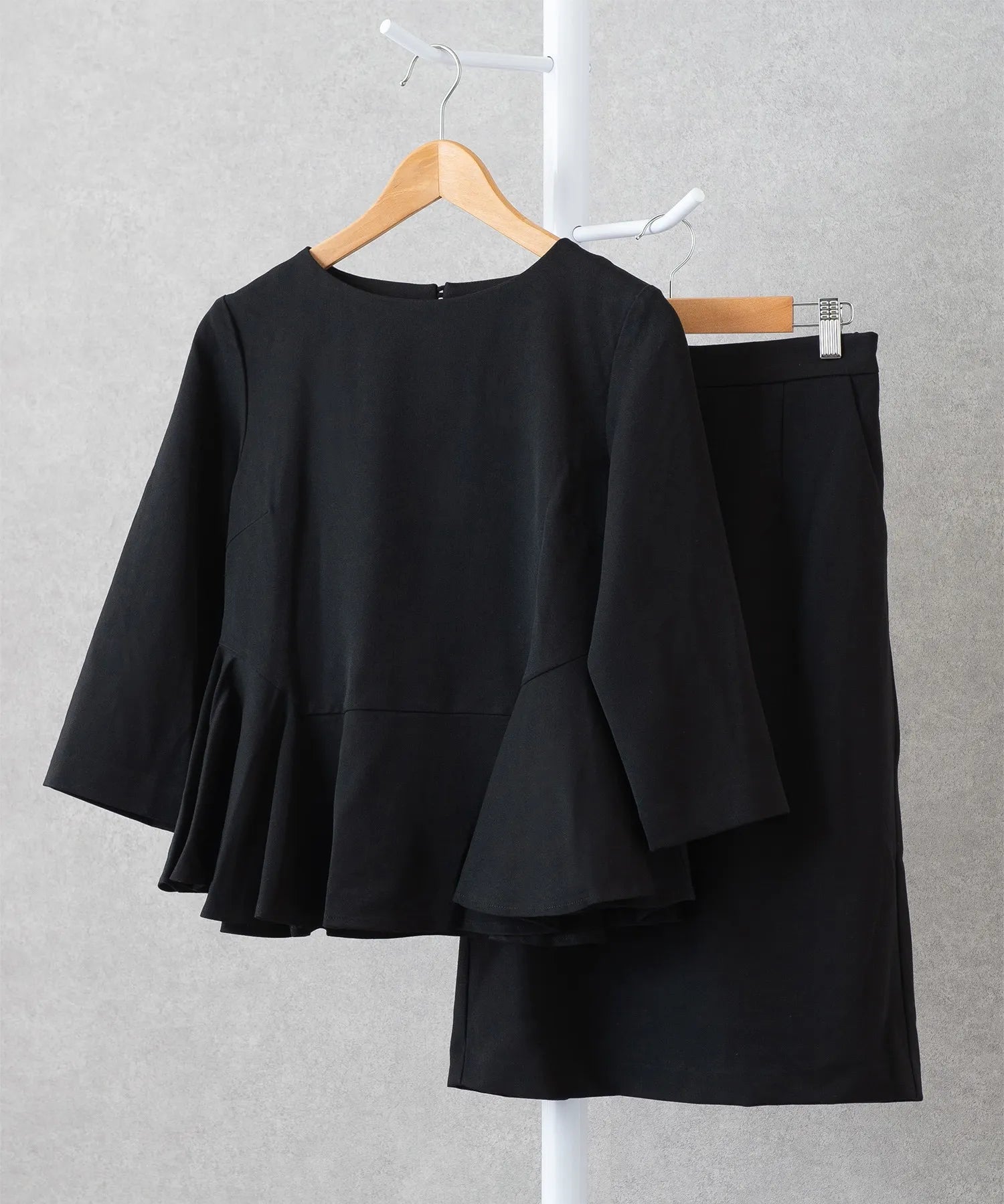 ペプラムトップス・タイトスカート 2点セット – shop-celen ペプラムトップス・タイトスカート 2点セット – shop-celen