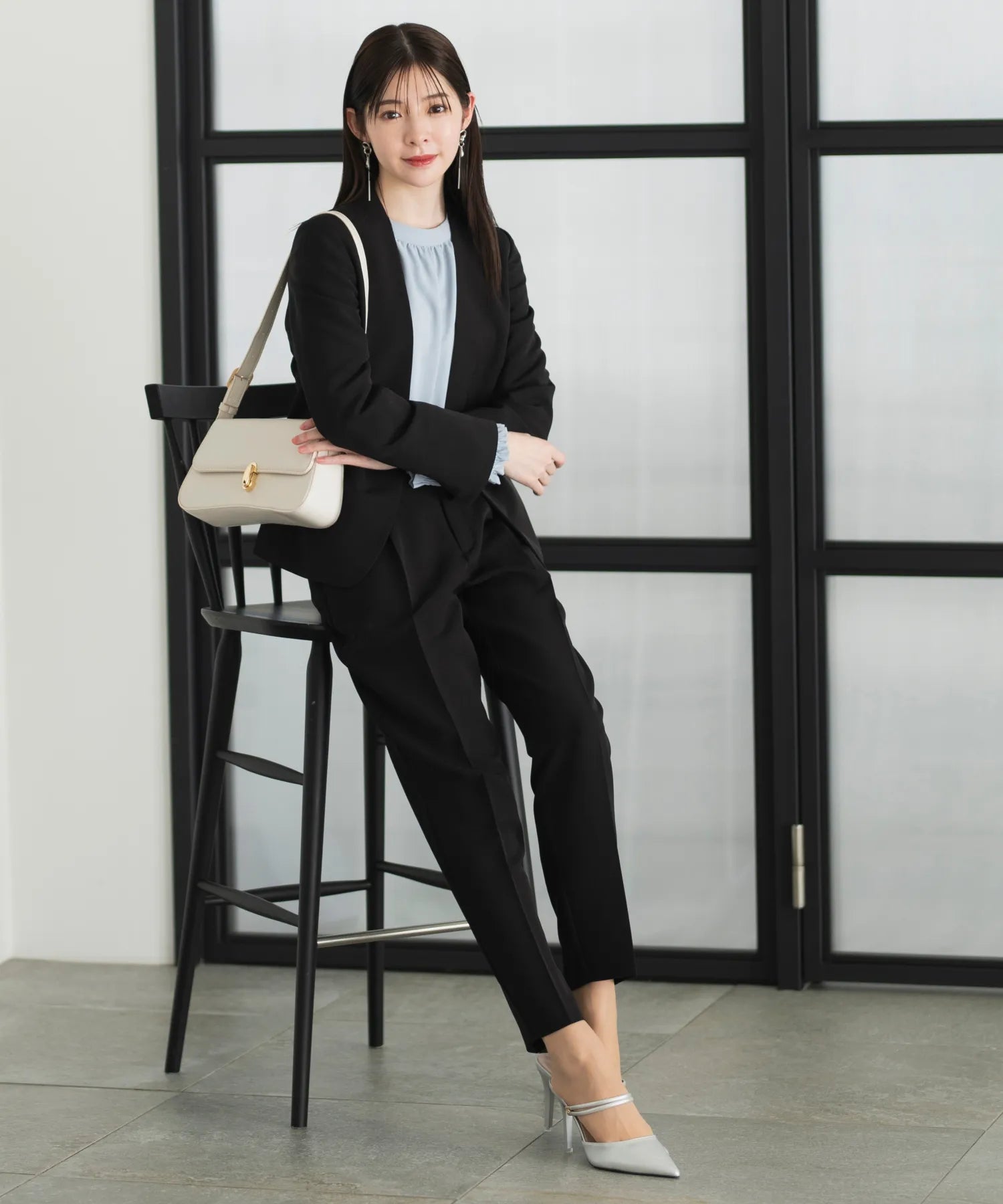 df09001_black_01.webp