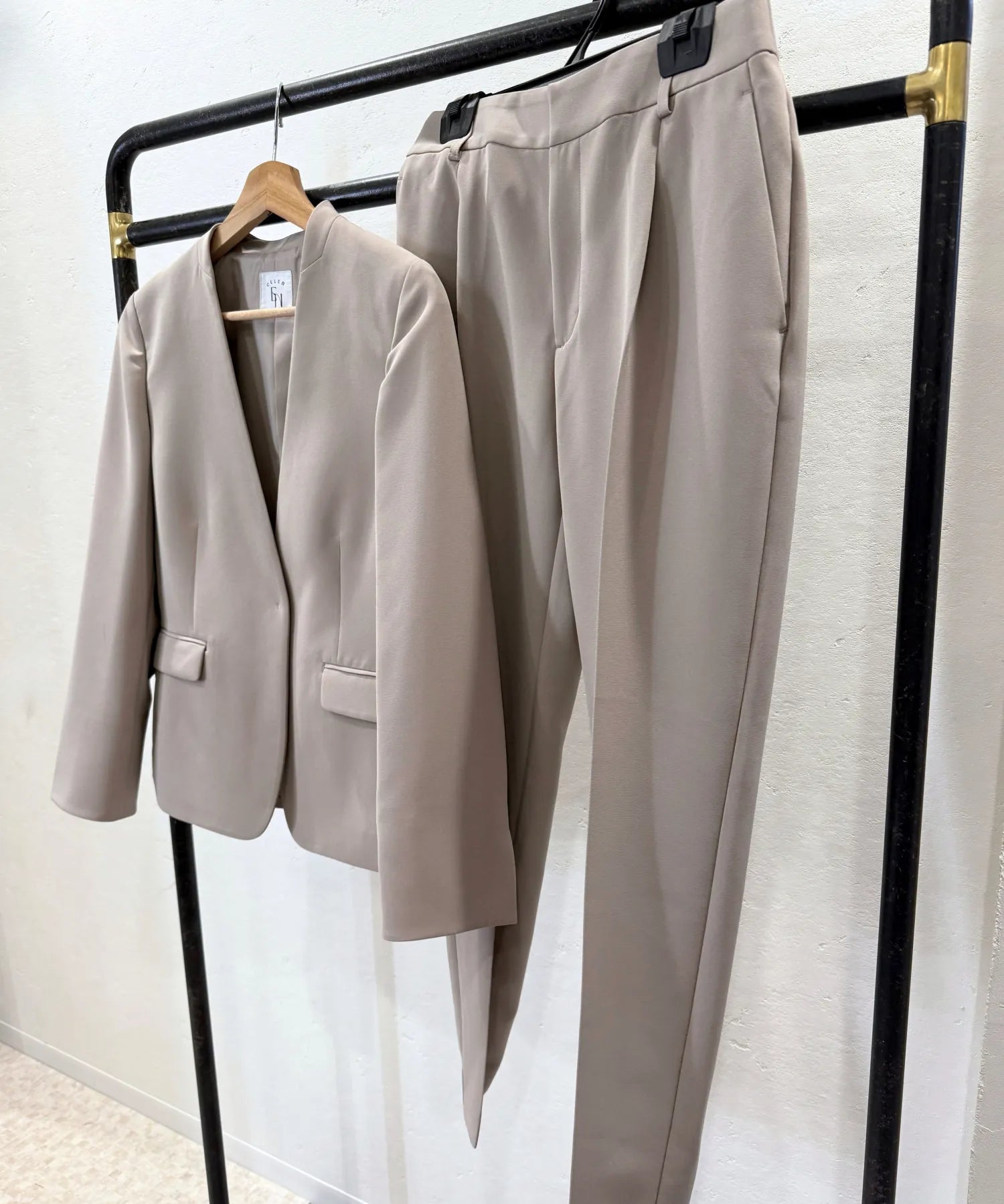 ベーシックストレッチノーラペルジャケット・パンツセットアップ