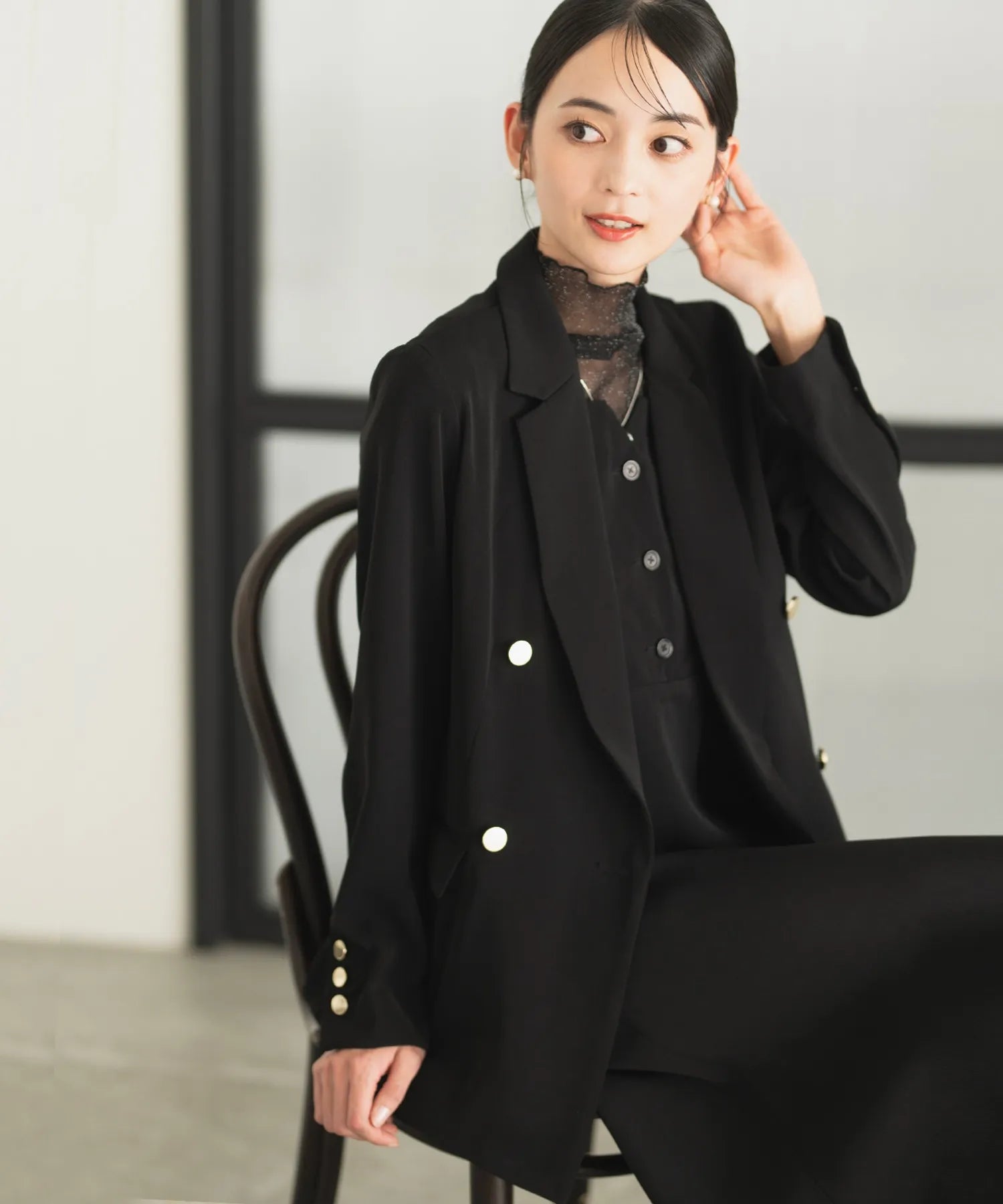 df20004_black_01.webp