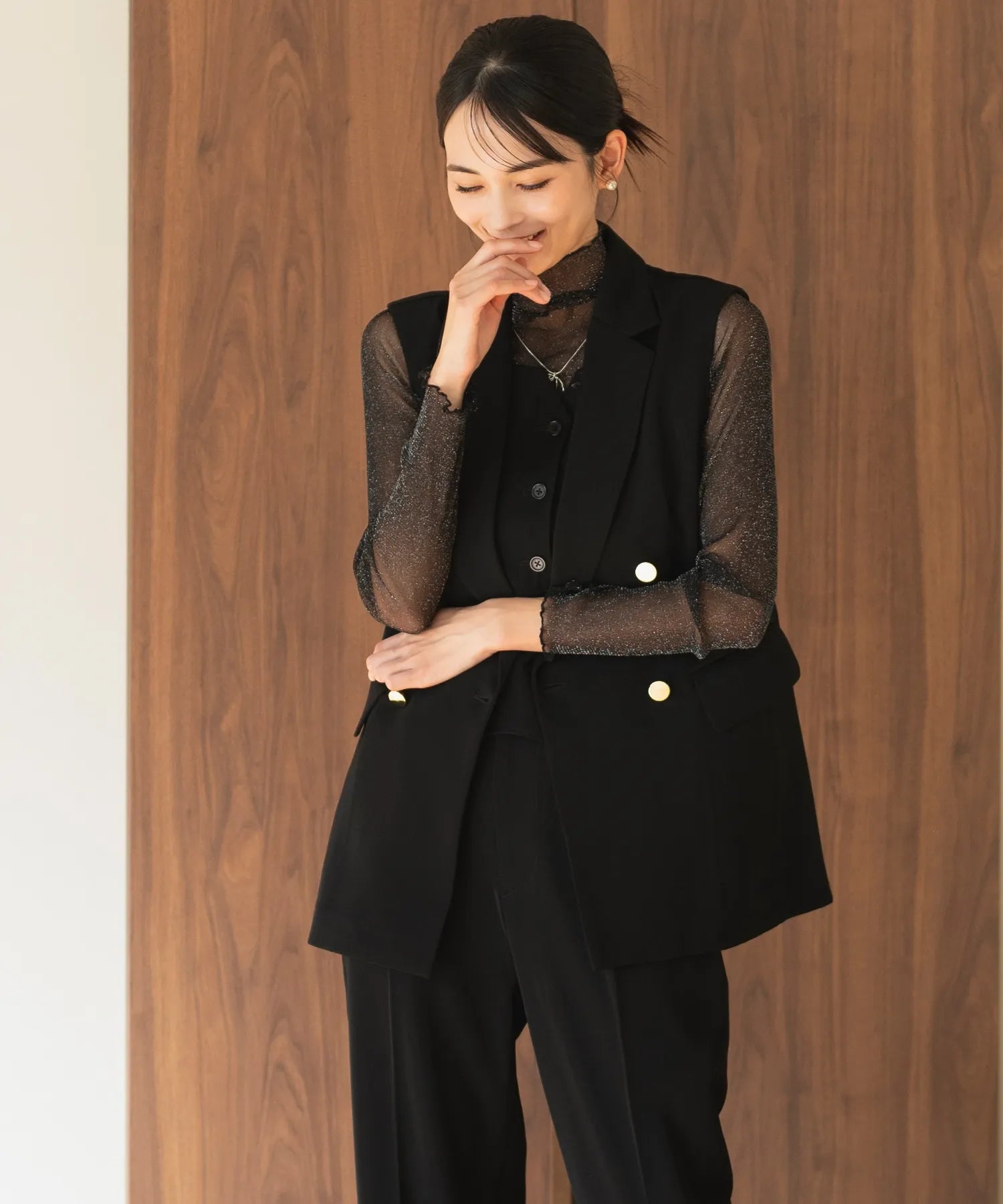 df20005_black_01.webp