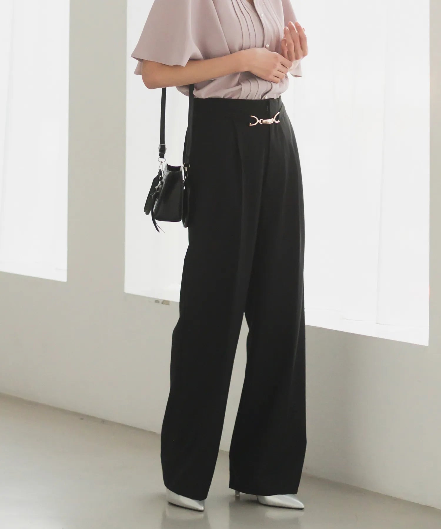ビット付きセミワイドパンツ