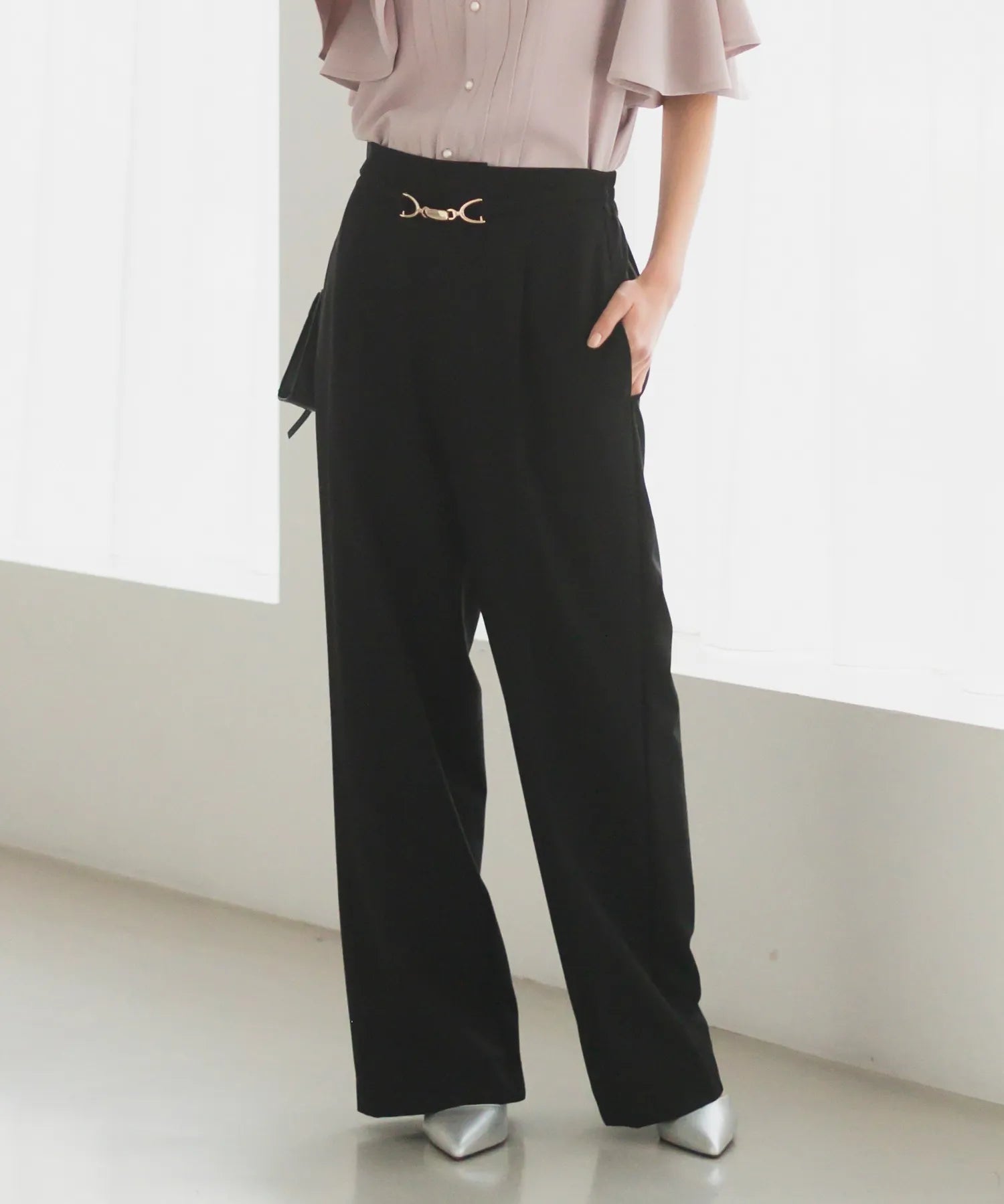 ビット付きセミワイドパンツ