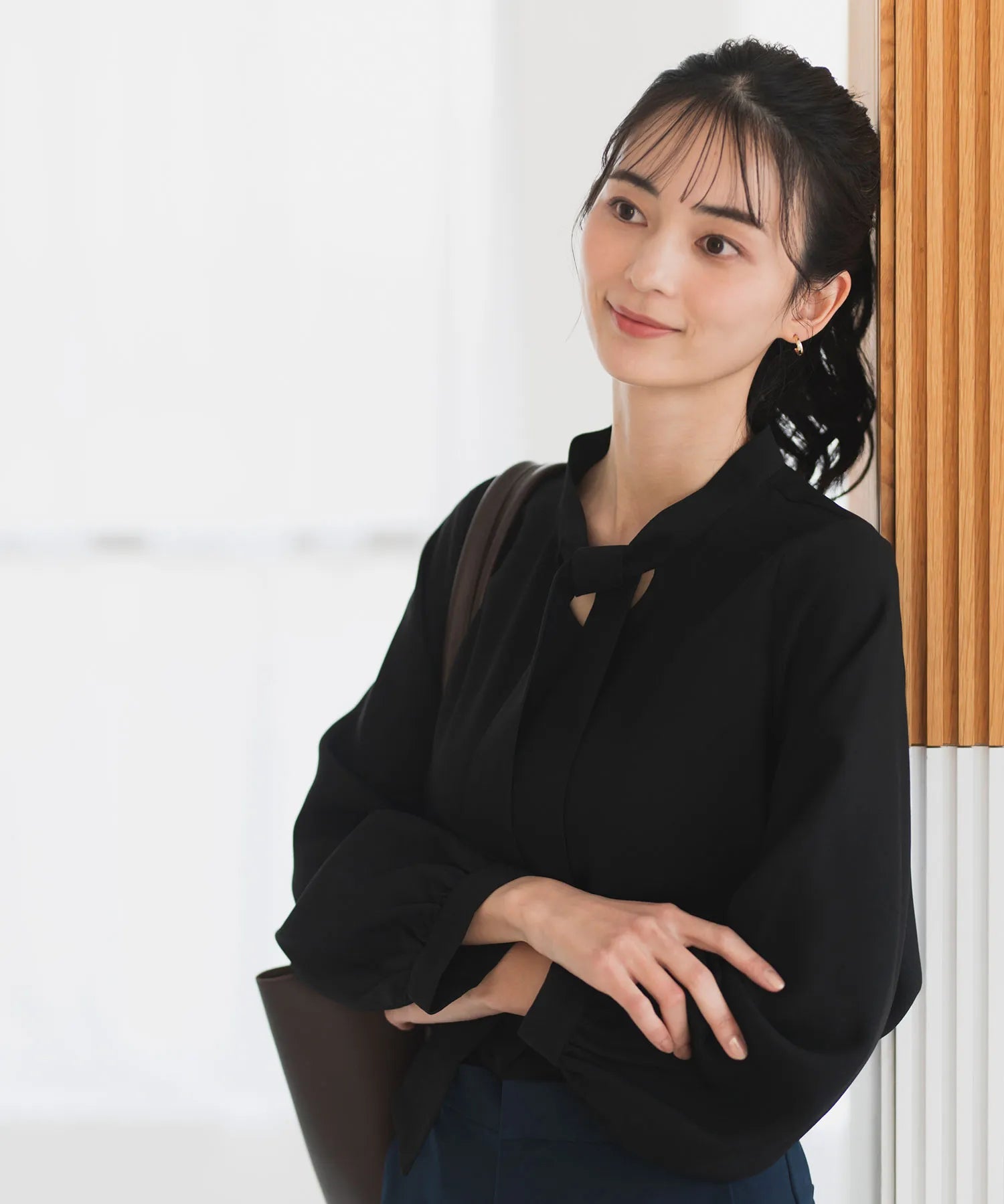 《2025新作》【洗える/防シワ加工/UV加工/花粉防止】2WAYボウタイブラウス