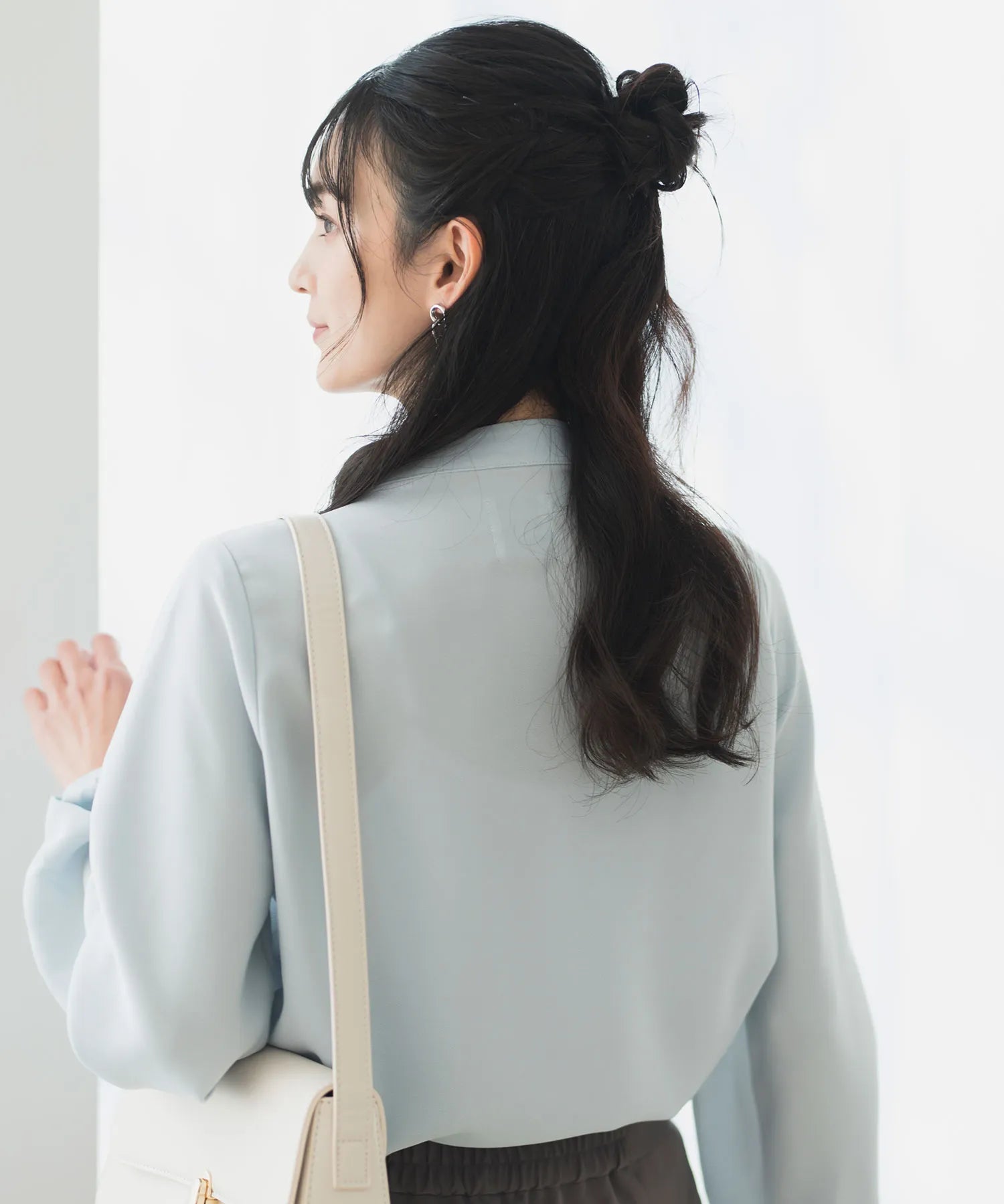 《2025新作》【洗える/防シワ加工/UV加工/花粉防止】タックボウタイブラウス
