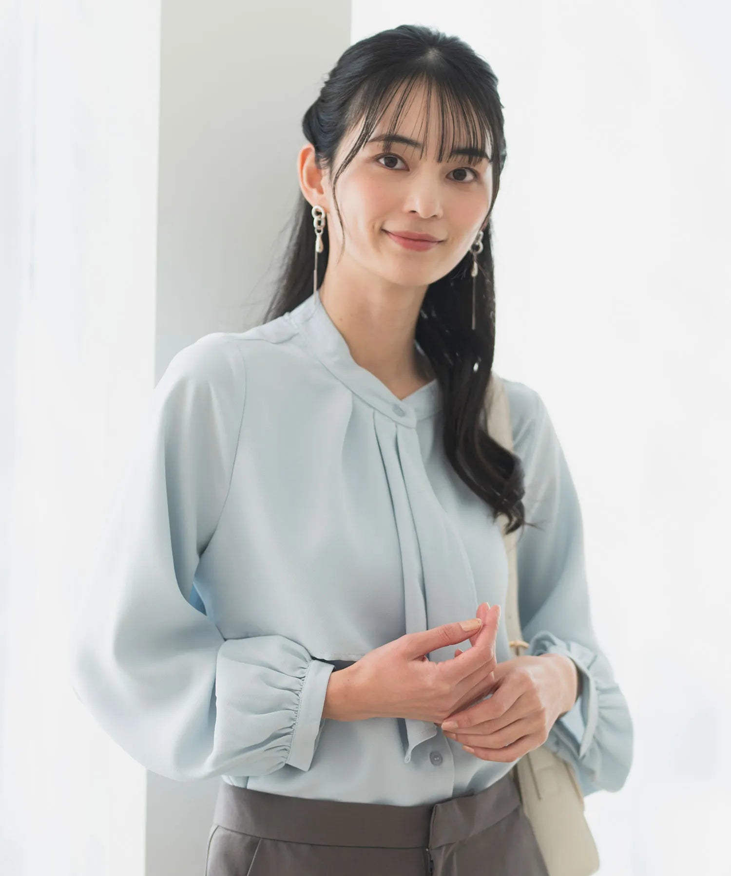 《2025新作》【洗える/防シワ加工/UV加工/花粉防止】タックボウタイブラウス