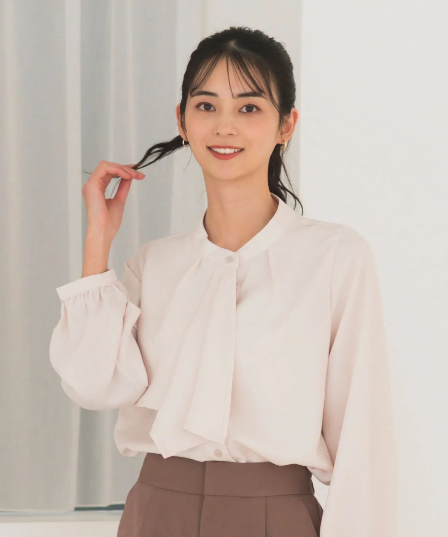 《2025新作》【洗える/防シワ加工/UV加工/花粉防止】タックボウタイブラウス
