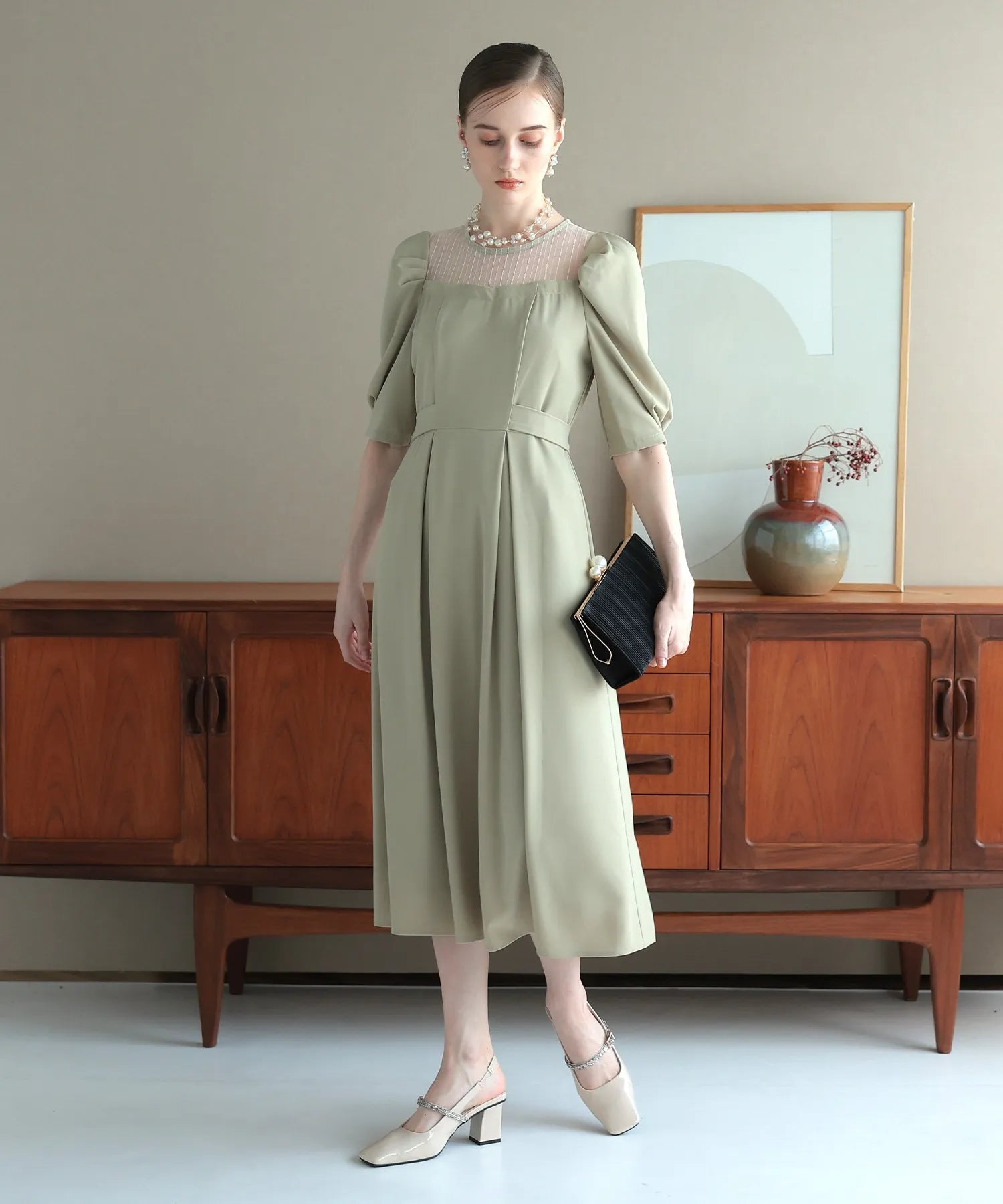 dl0185_khaki_01.webp