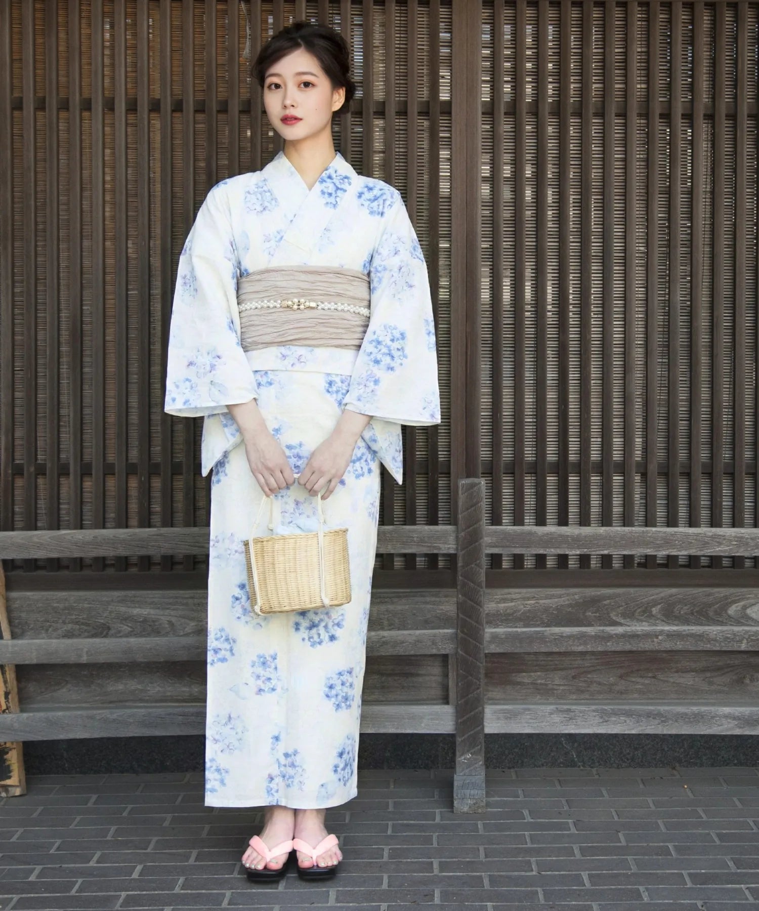 lcyu-0276g_26_01.webp