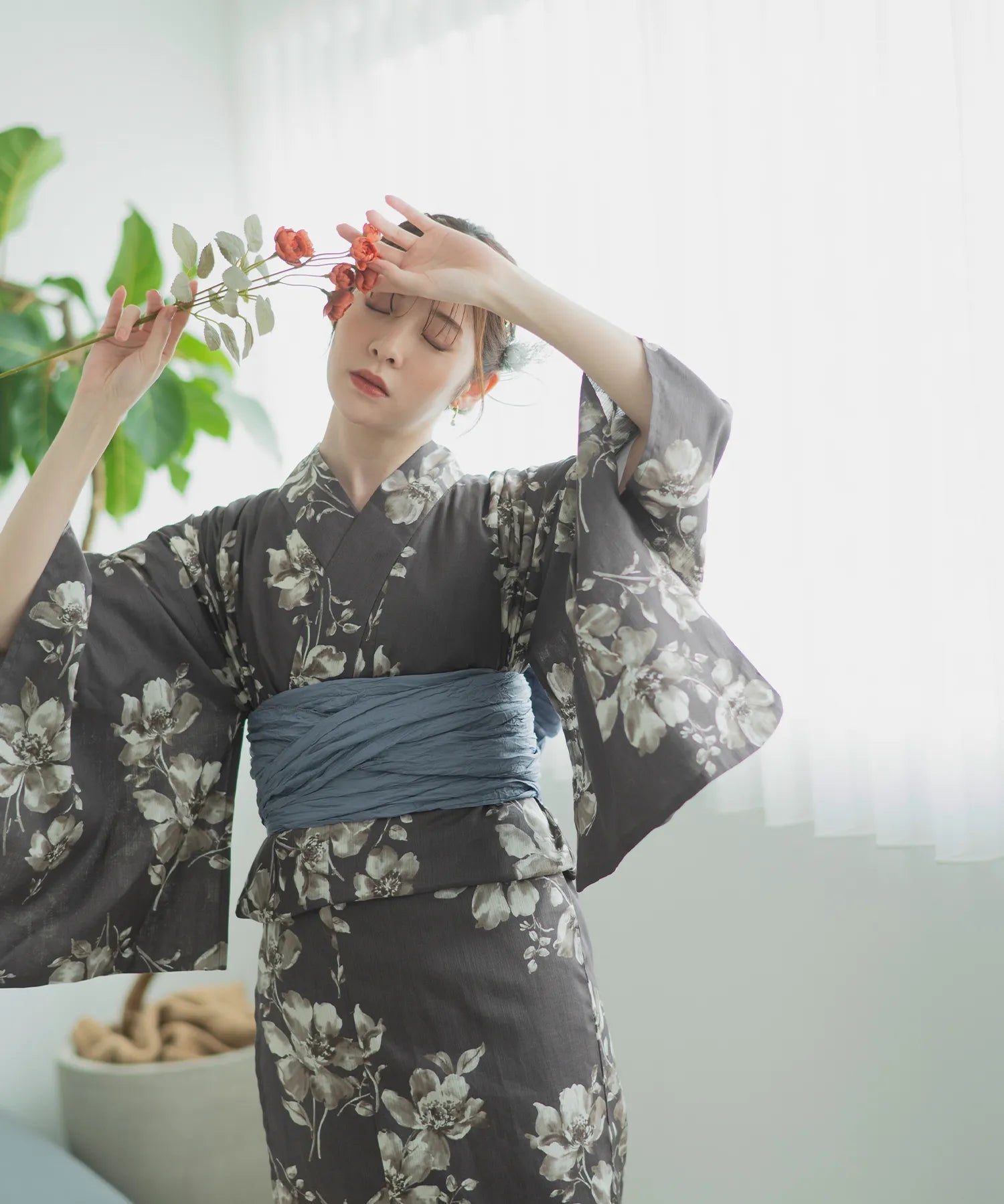夏麗し浴衣 優美のばら 下駄付き5点セット(浴衣・兵児帯・腰紐×2・下駄)