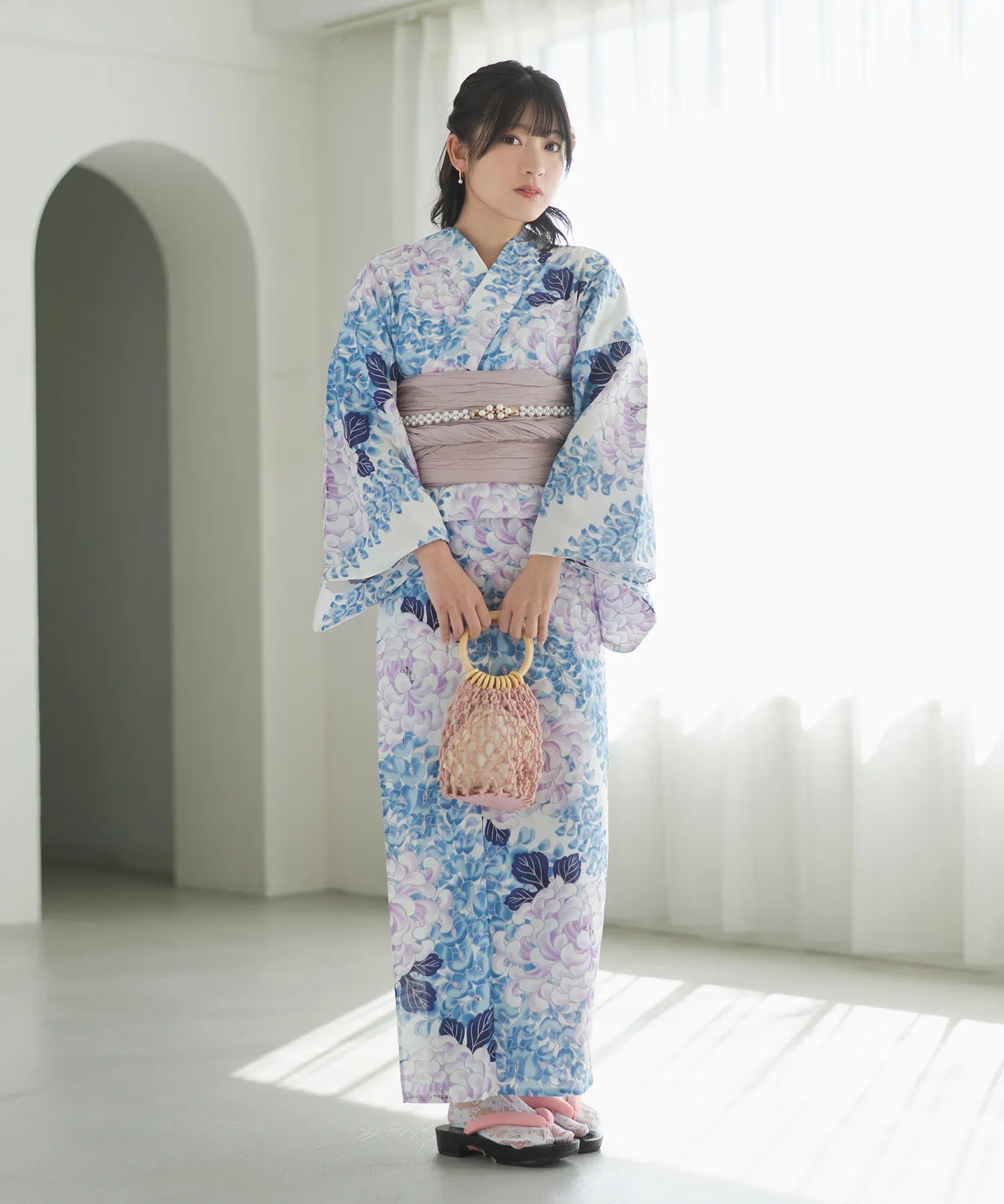 煌やか花浴衣 甘い菊藤咲き 下駄付き5点セット(浴衣・兵児帯・腰紐×2・下駄)