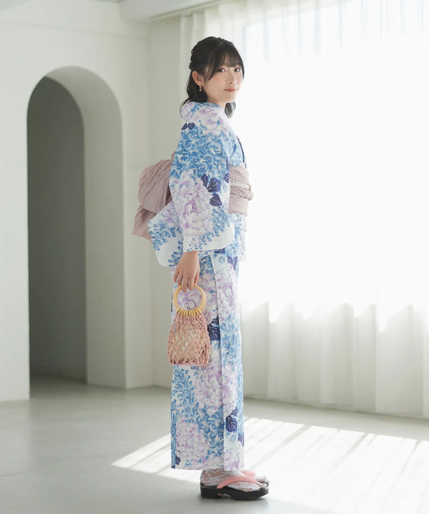 煌やか花浴衣 甘い菊藤咲き 下駄付き5点セット(浴衣・兵児帯・腰紐×2・下駄)