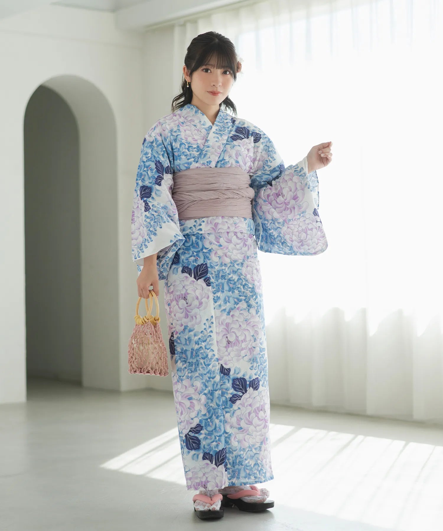 lcyu-0297g_03_9b49ca63-a25f-46e2-b679-fd8b03389258.webp