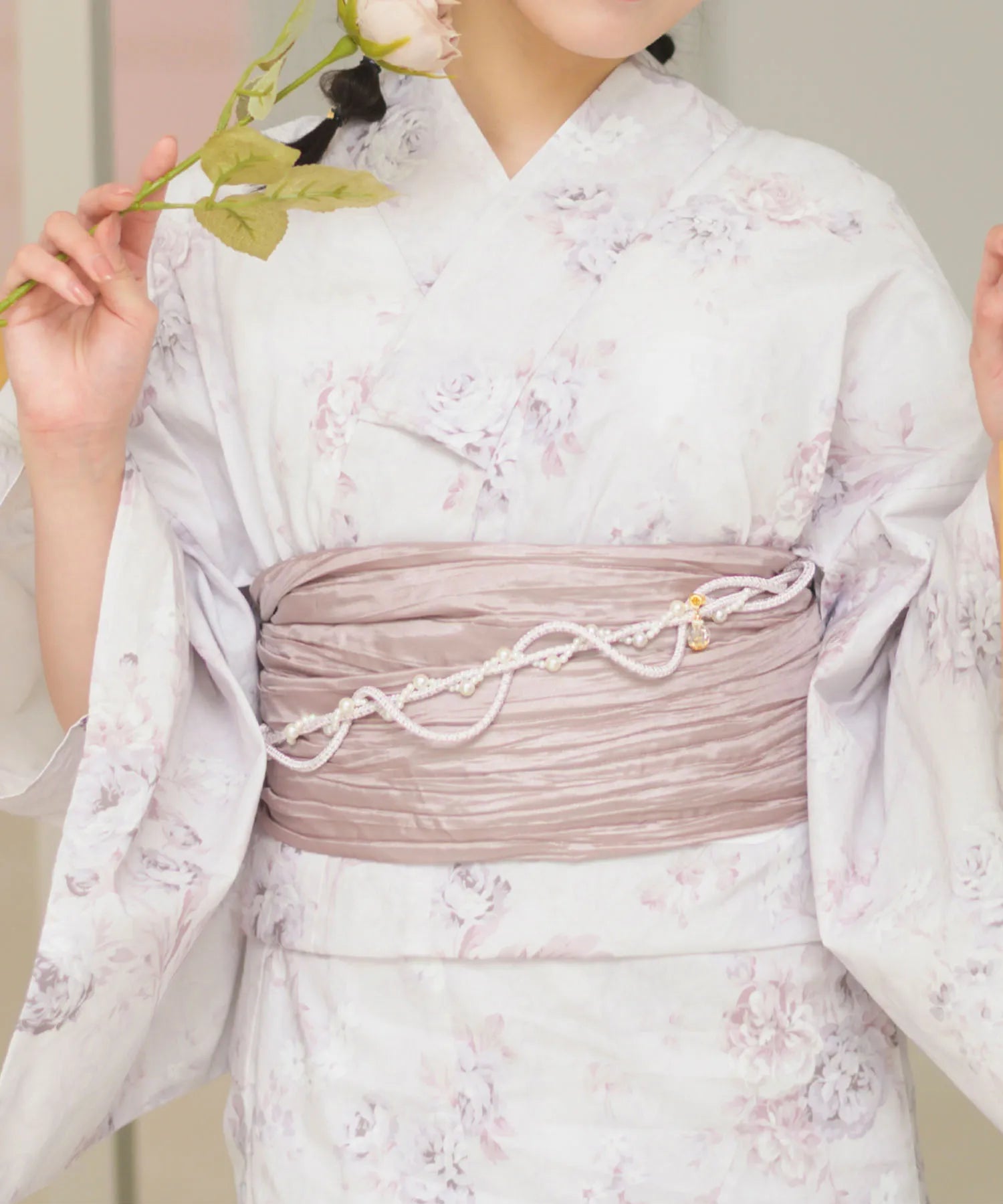 夏恋浴衣 ロココ調ほんわかローズミルク 下駄付き5点セット(浴衣・兵児帯・腰紐×2・下駄)