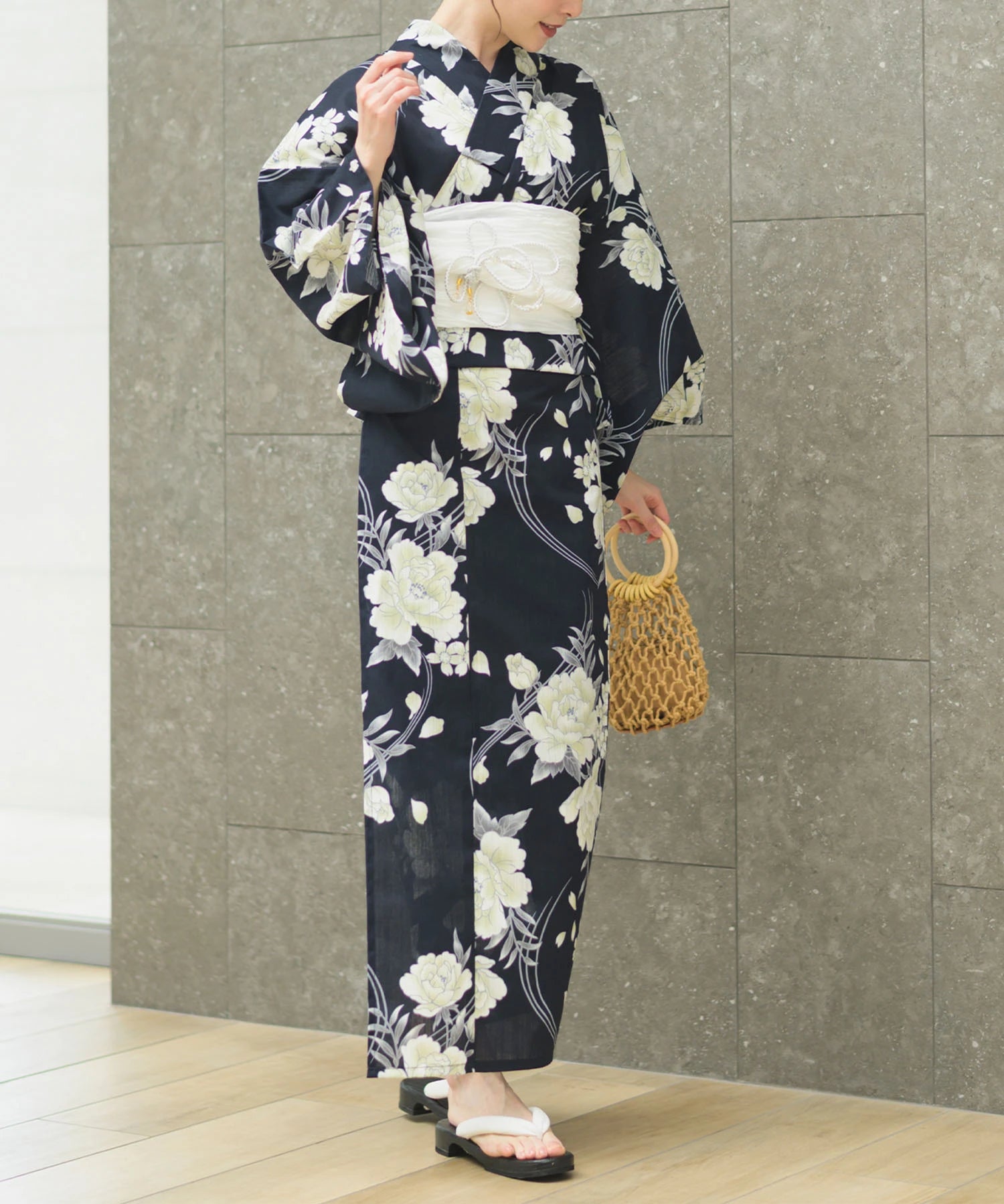 夏宵浴衣 ゆらめき牡丹 下駄付き5点セット(浴衣・兵児帯・腰紐×2・下駄)