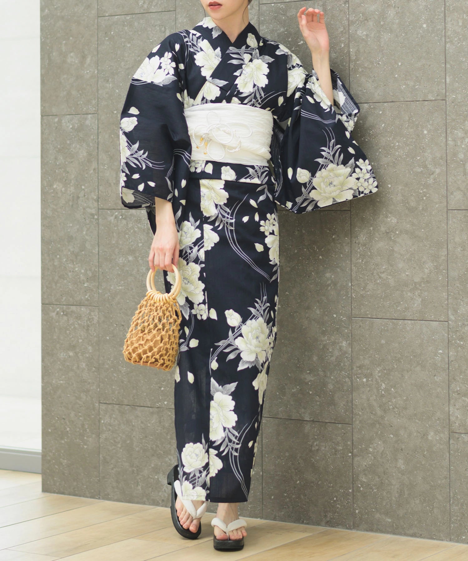 夏宵浴衣 ゆらめき牡丹 下駄付き5点セット(浴衣・兵児帯・腰紐×2・下駄)