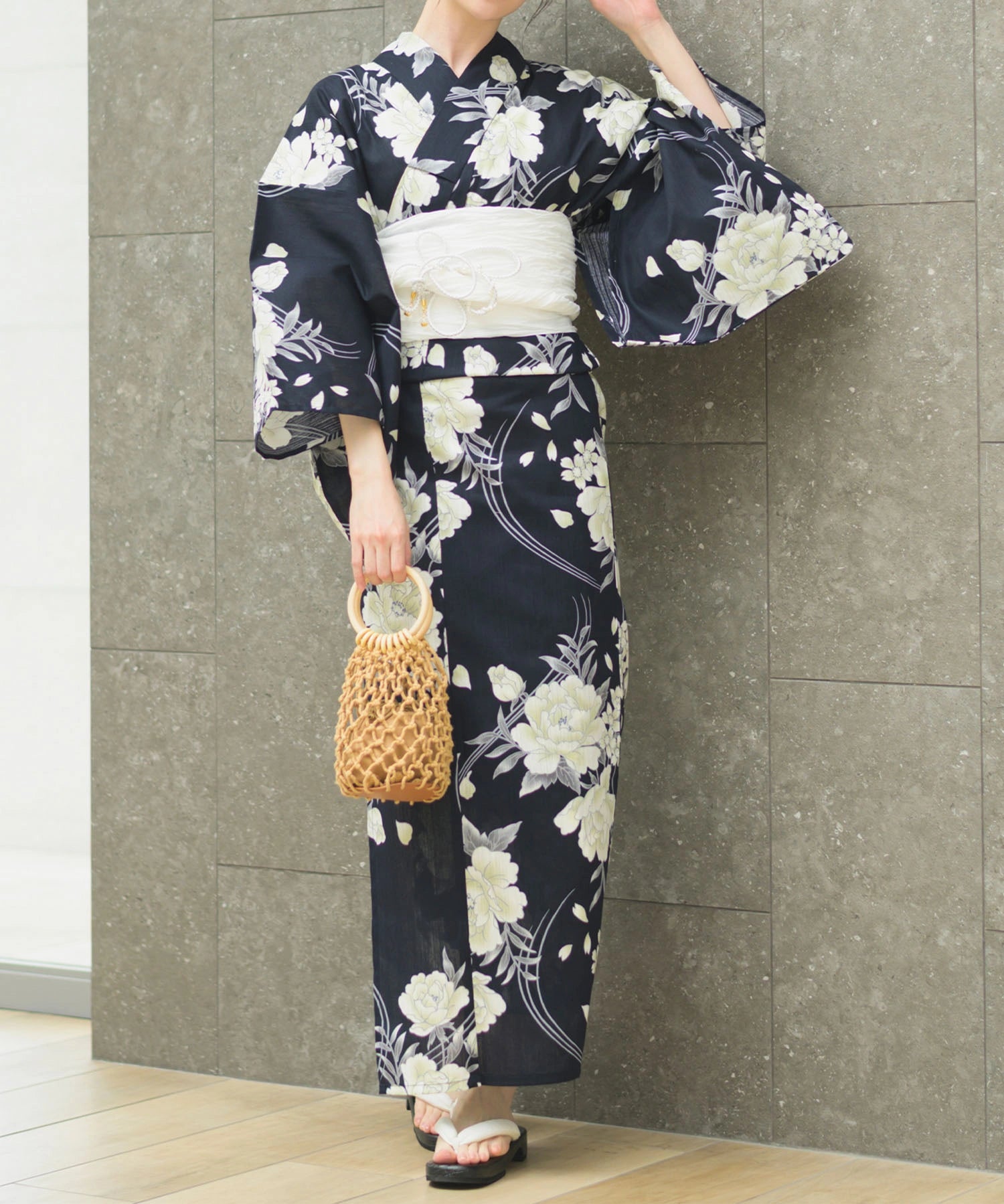 夏宵浴衣 ゆらめき牡丹 下駄付き5点セット(浴衣・兵児帯・腰紐×2・下駄)