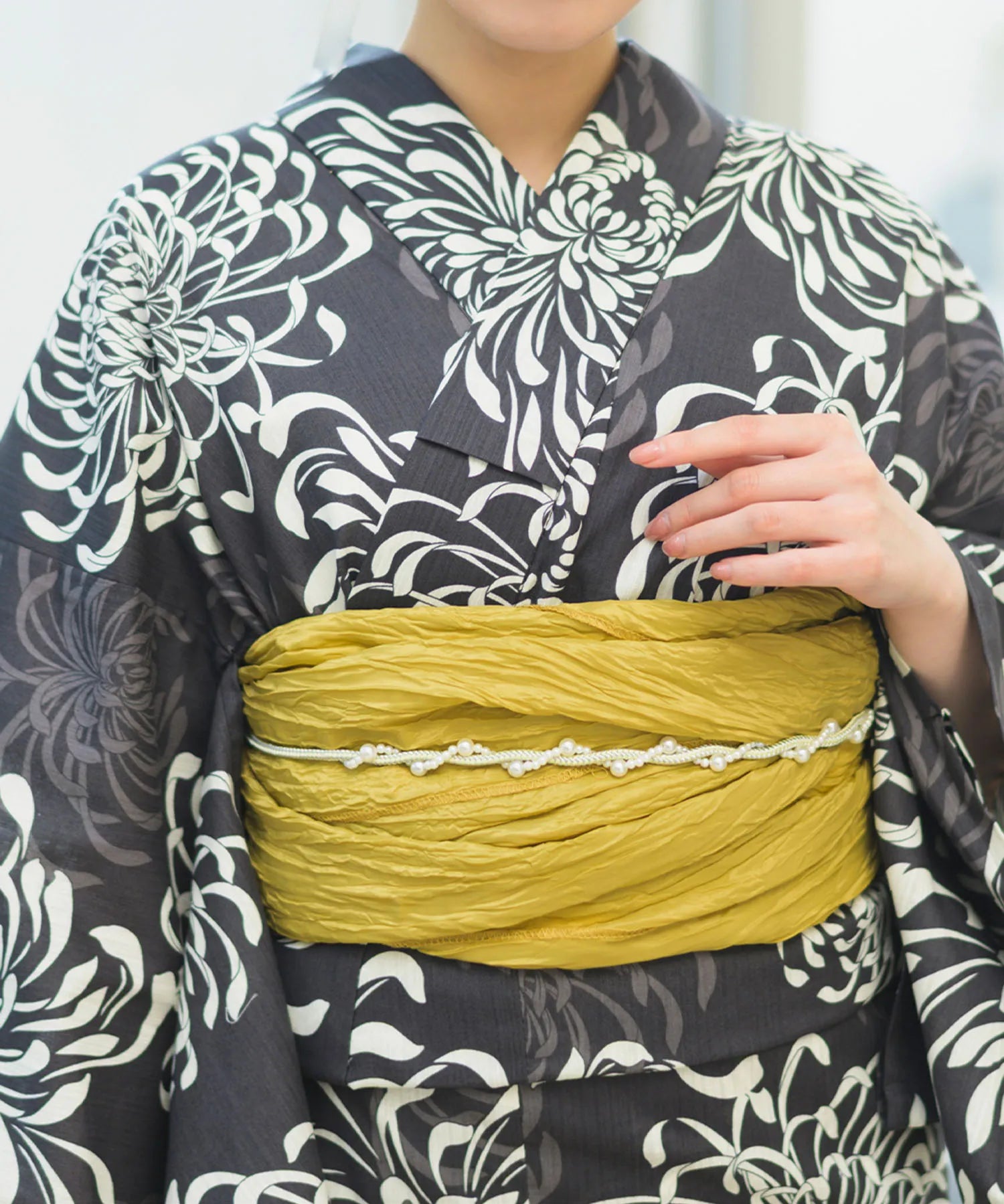 夏宵浴衣 月影の菊詩 下駄付き5点セット(浴衣・兵児帯・腰紐×2・下駄)