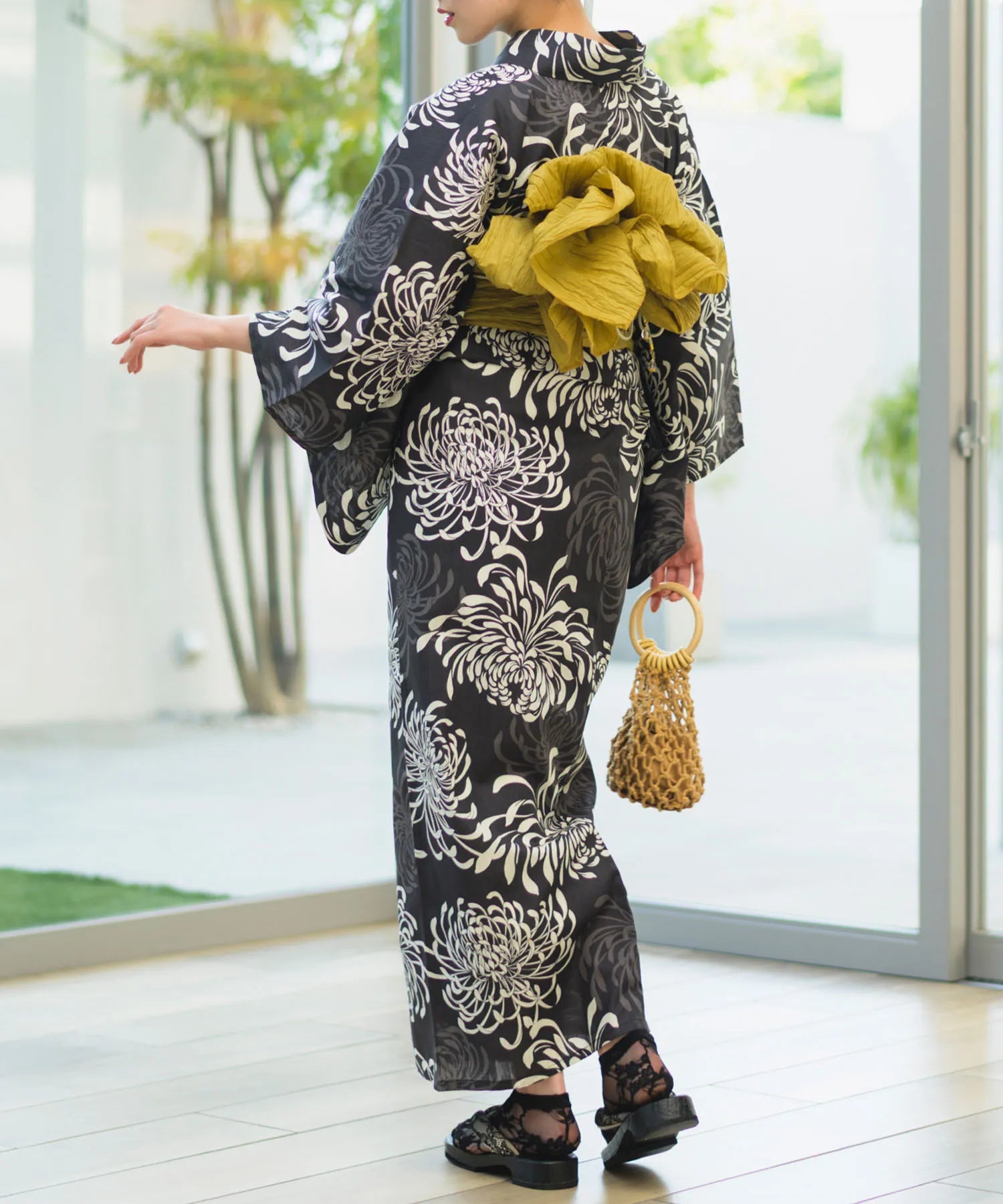 夏宵浴衣 月影の菊詩 下駄付き5点セット(浴衣・兵児帯・腰紐×2・下駄)