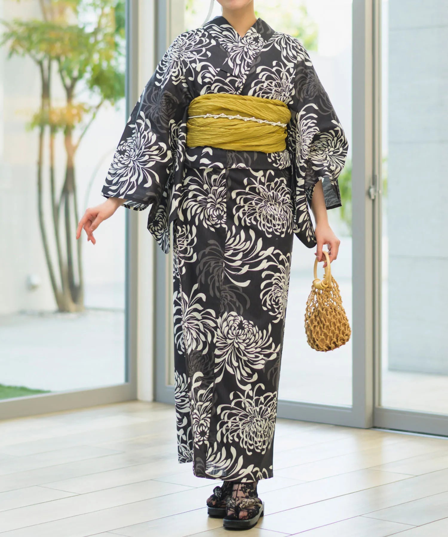 夏宵浴衣 月影の菊詩 下駄付き5点セット(浴衣・兵児帯・腰紐×2・下駄)