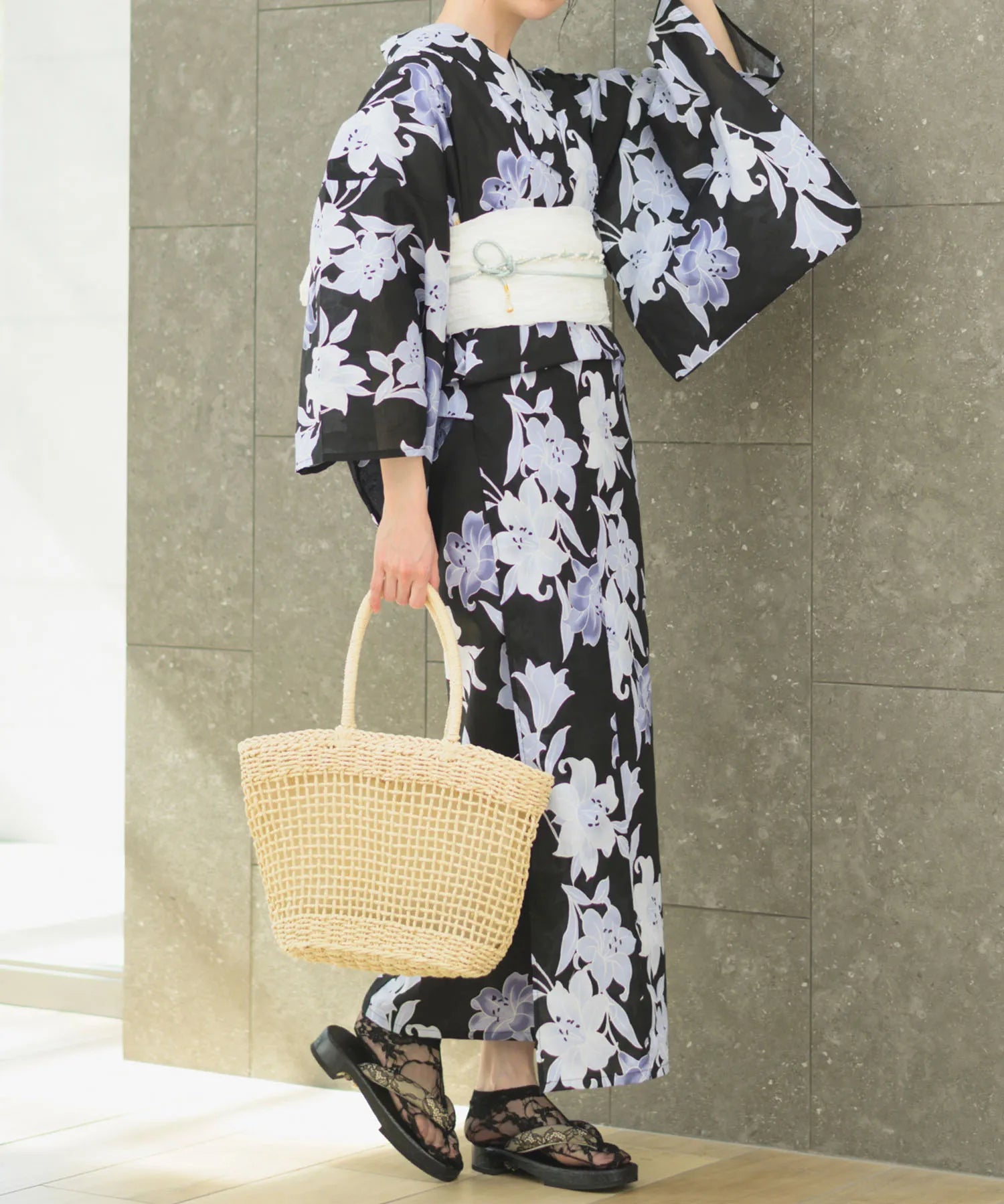 夏花浴衣 月下の百合調べ 下駄付き5点セット(浴衣・兵児帯・腰紐×2・下駄)