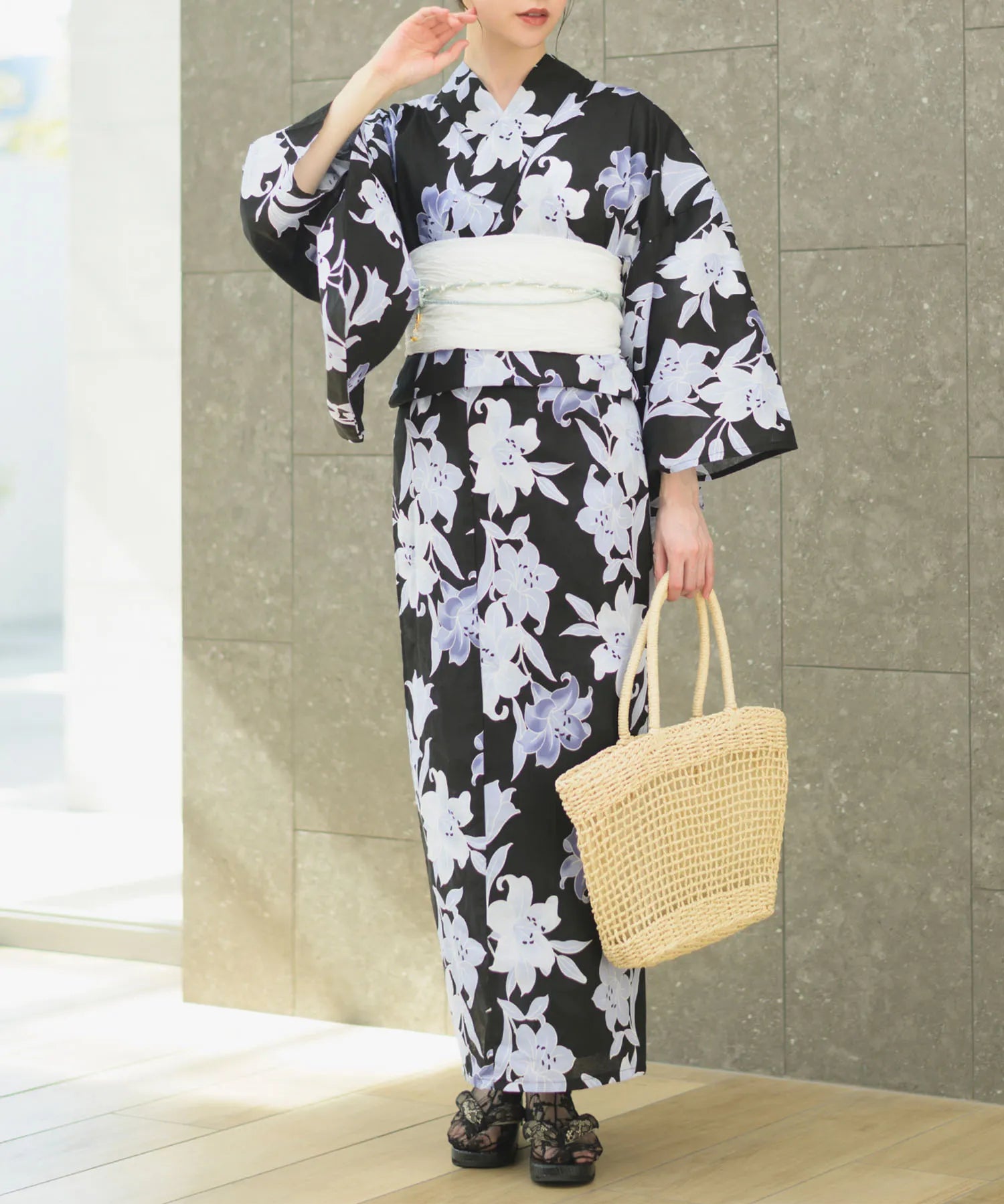 夏花浴衣 月下の百合調べ 下駄付き5点セット(浴衣・兵児帯・腰紐×2・下駄)