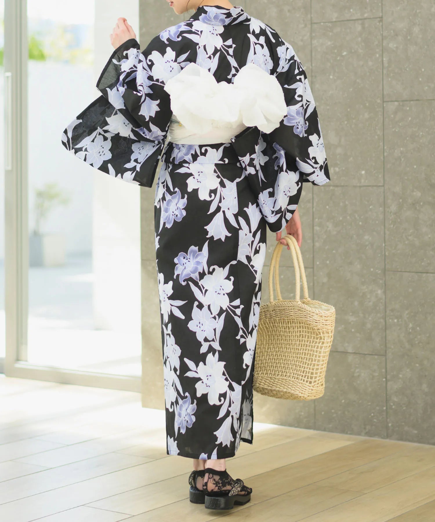 夏花浴衣 月下の百合調べ 下駄付き5点セット(浴衣・兵児帯・腰紐×2・下駄)