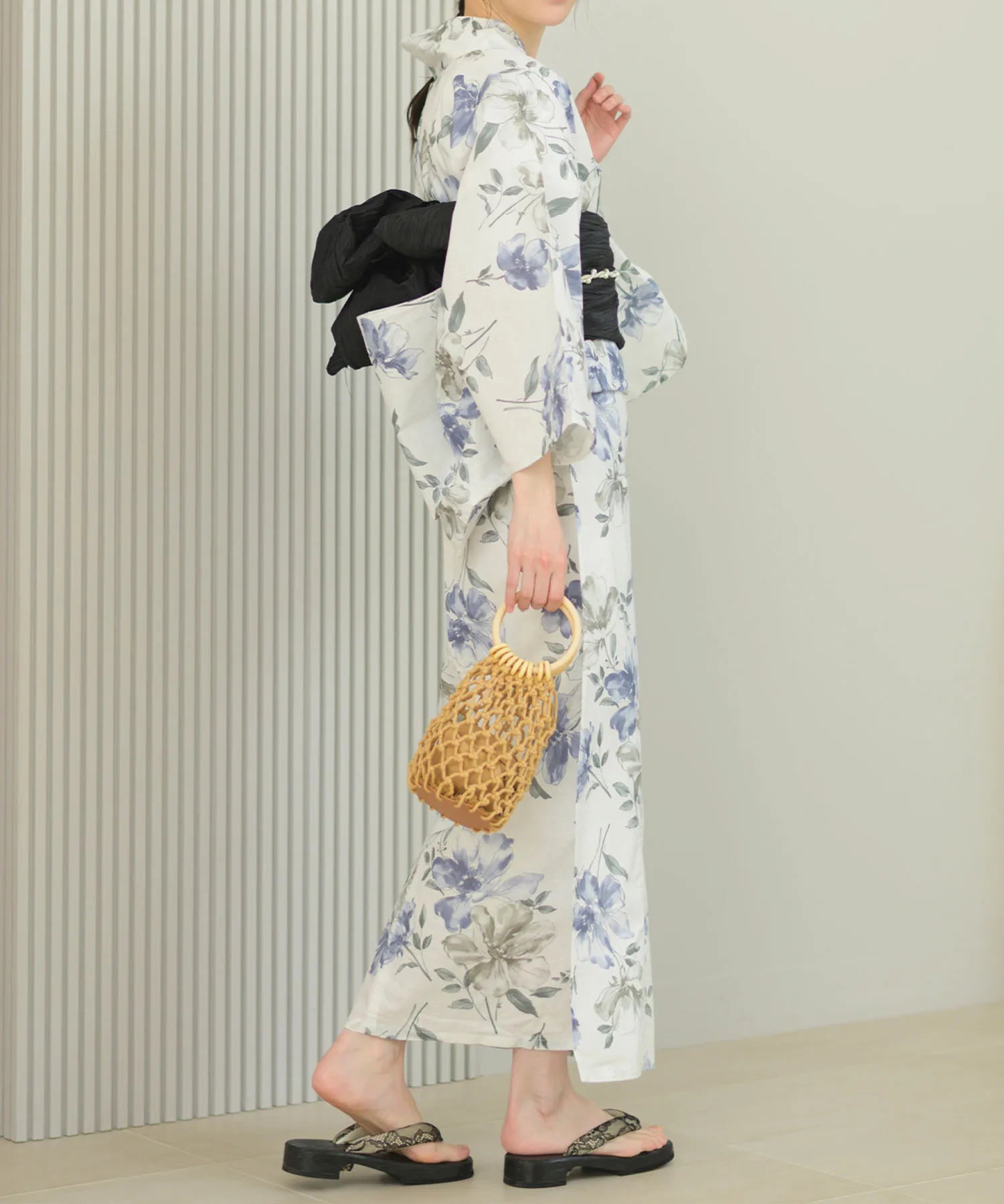 夏花浴衣 淡花映し 下駄付き5点セット(浴衣・兵児帯・腰紐×2・下駄)