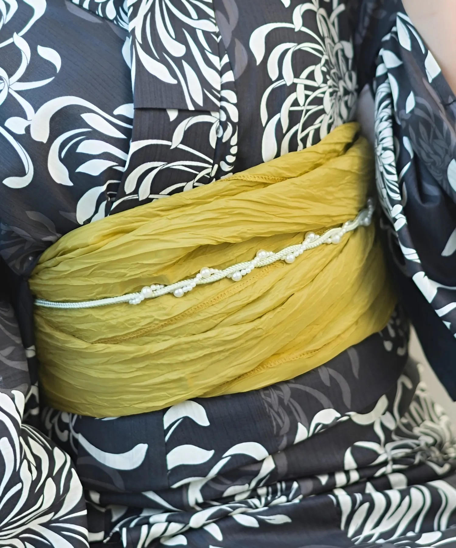 yu30005_golden-color_00.webp