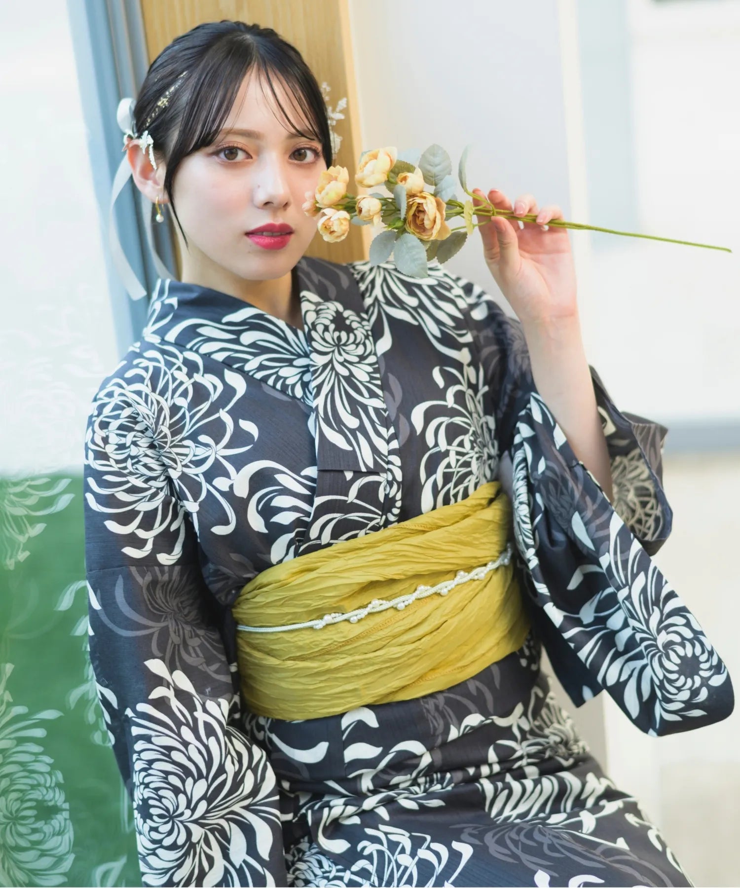 yu30005_golden-color_01.webp