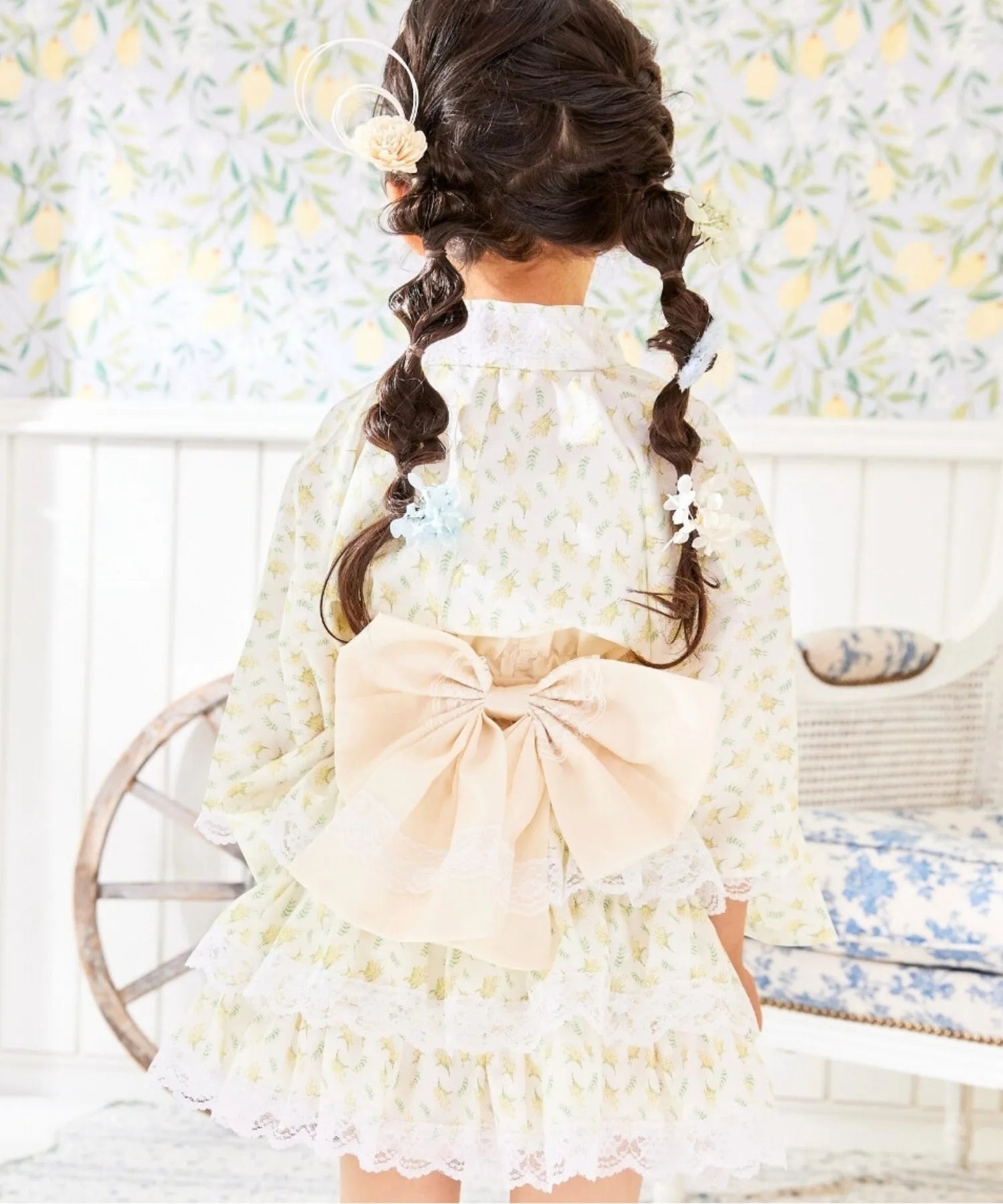 yu40006_00_beige.webp