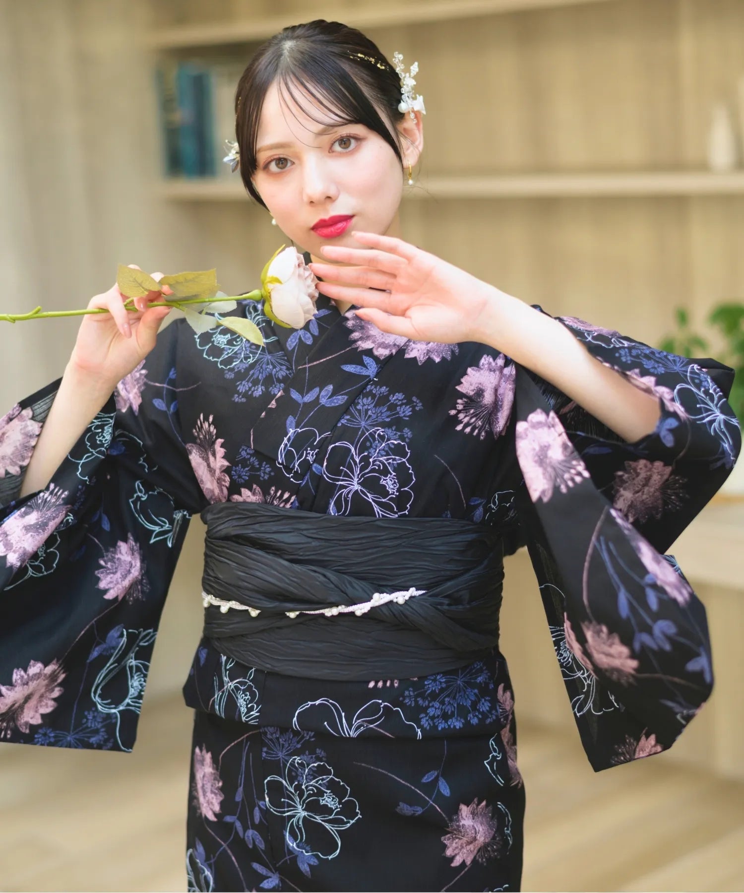 MK-1563 浴衣 美しい花模様 黒色 美術サロン 浴衣 重ね染 知多木綿 麻混 一輪 ブラック 黒色 日本製