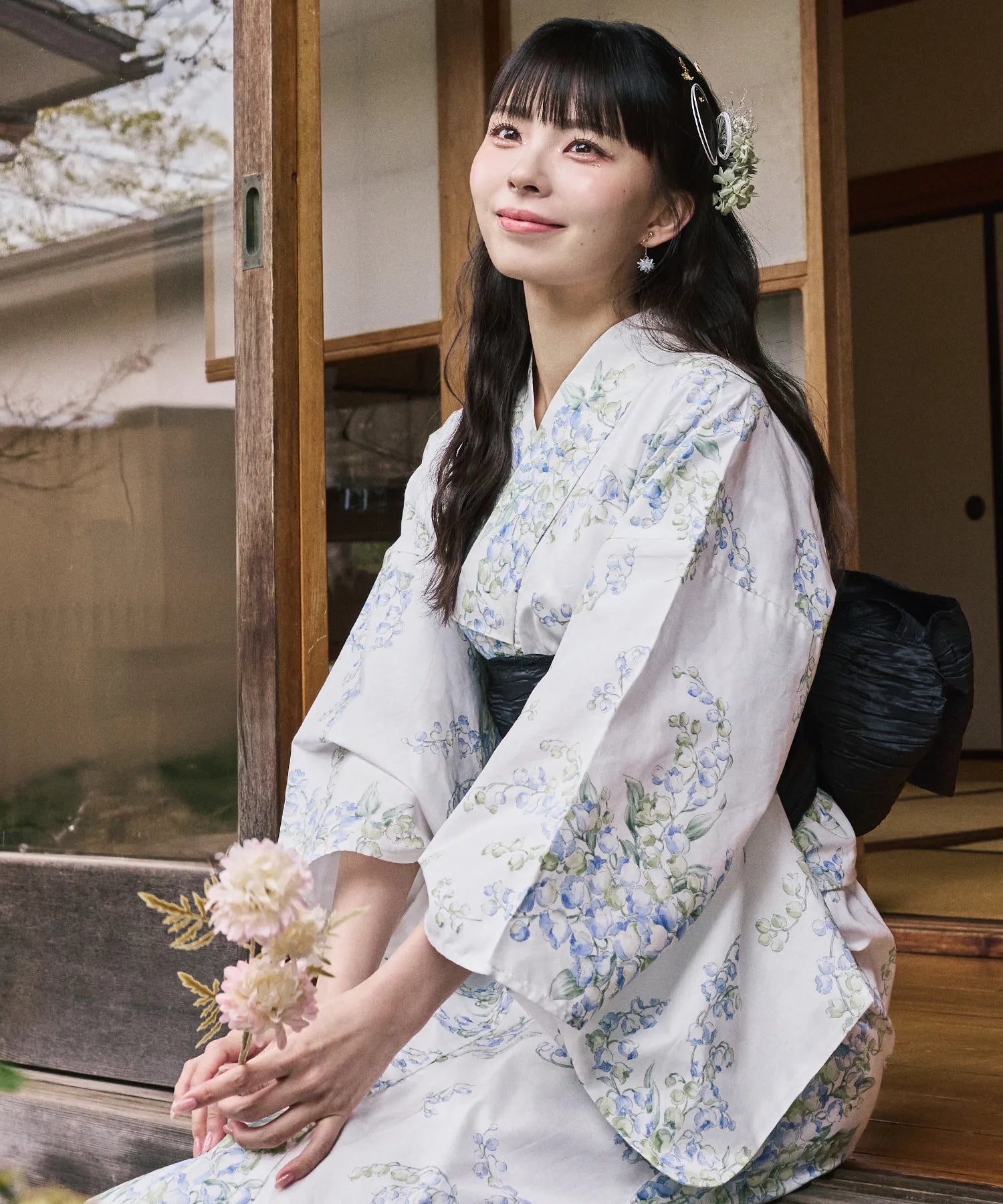yu70023_03.webp
