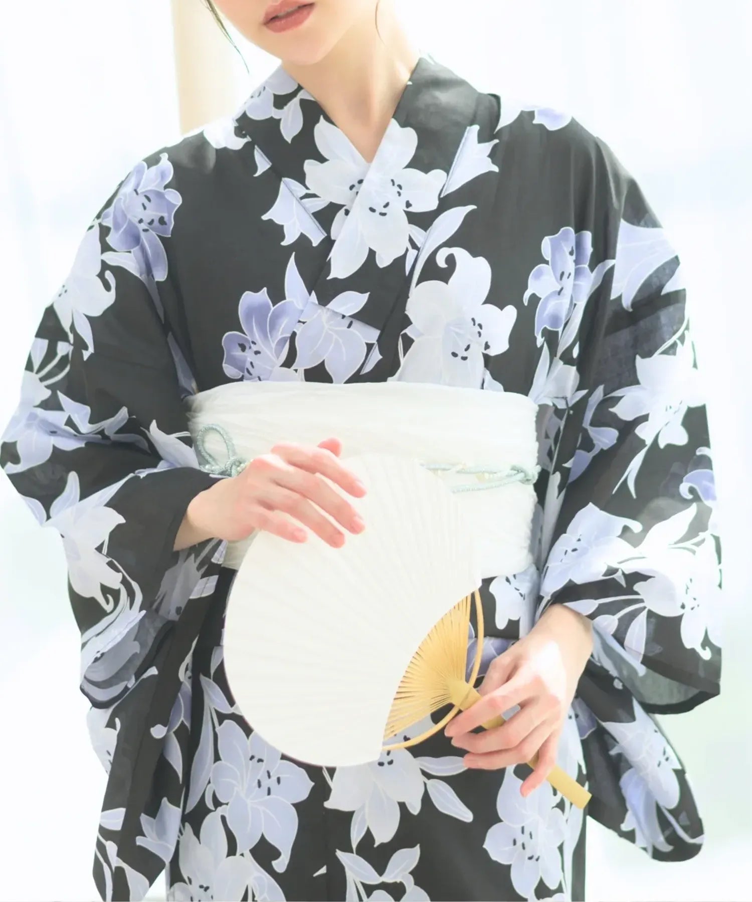 夏花浴衣 月下の百合調べ 4点セット(浴衣・兵児帯・腰紐×2)