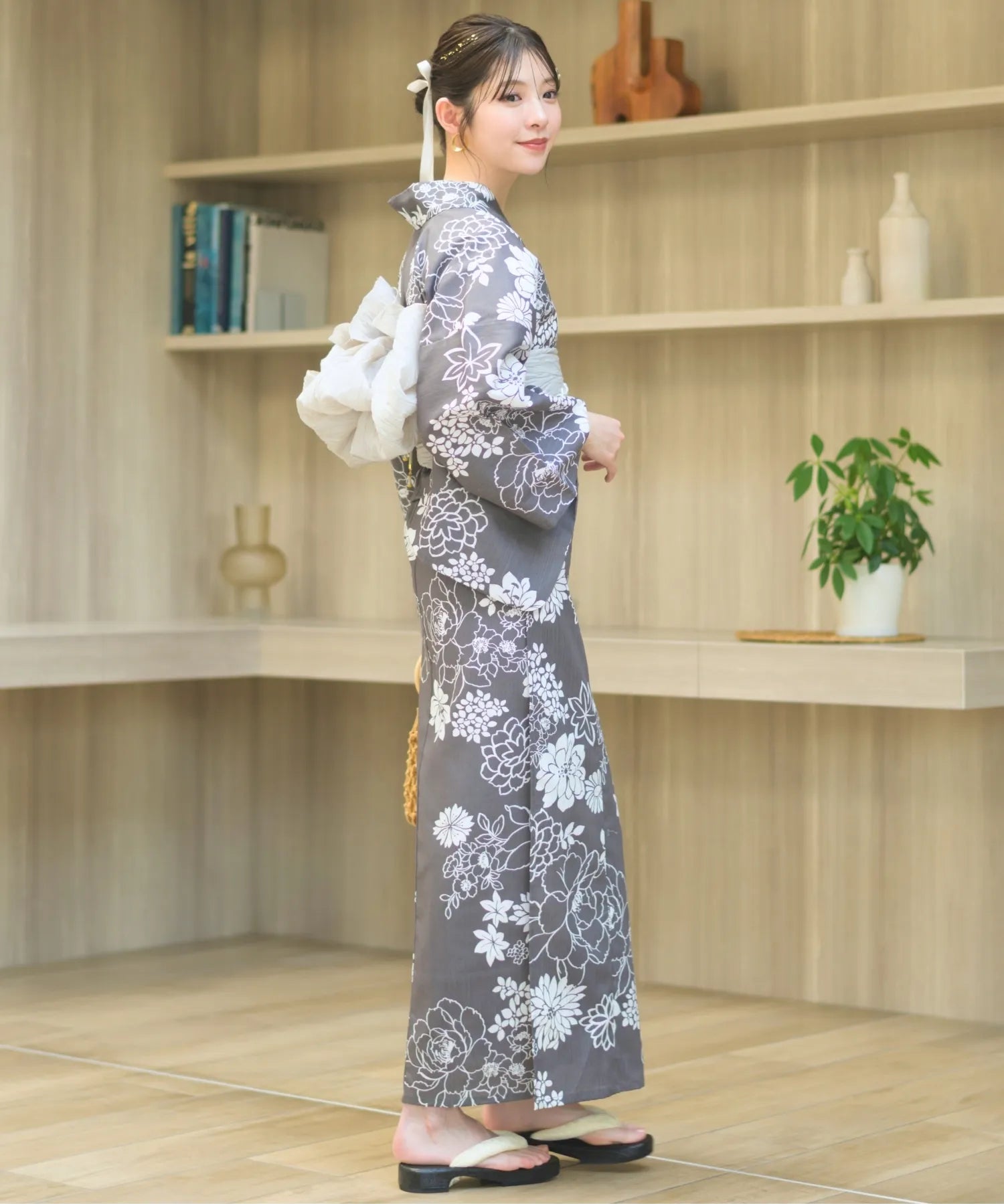 夏宵浴衣 菊芍優音 下駄付き5点セット(浴衣・兵児帯・腰紐×2・下駄)