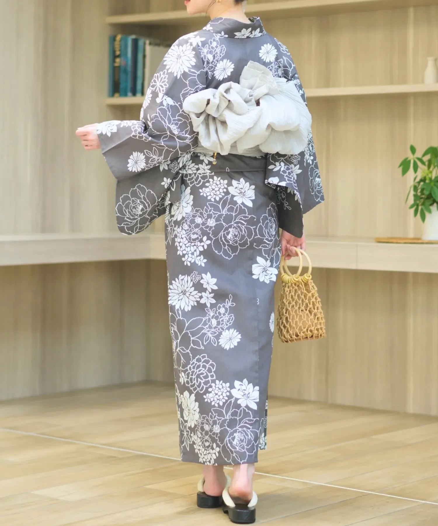 夏宵浴衣 菊芍優音 下駄付き5点セット(浴衣・兵児帯・腰紐×2・下駄)