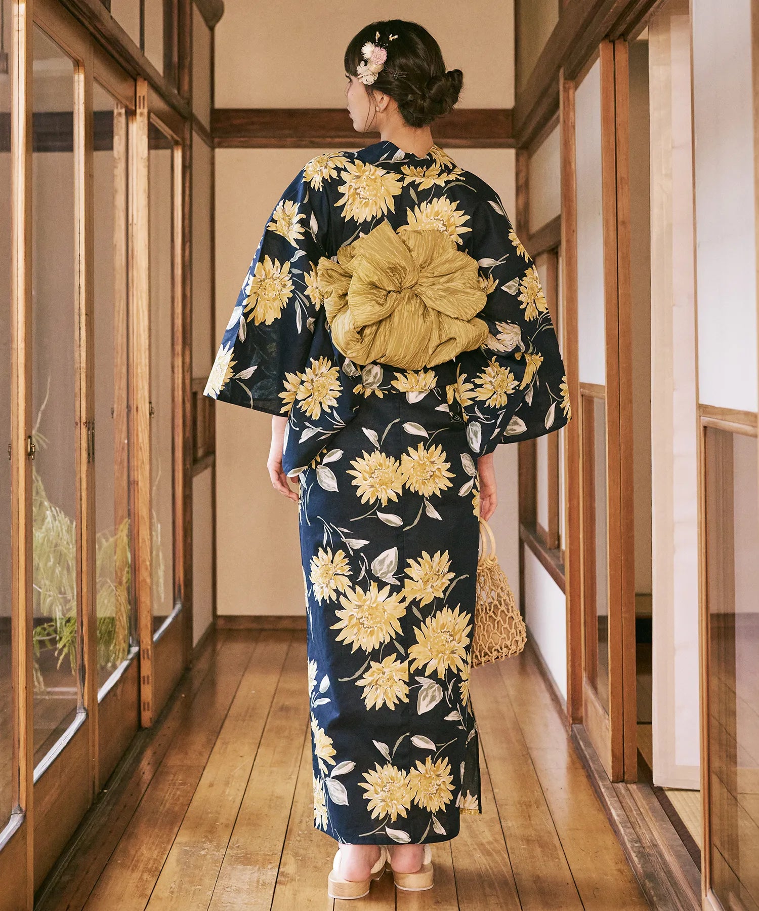 川口ゆりな コラボ浴衣 紺青のひまわり調べ 下駄付き5点セット(浴衣・兵児帯・腰紐×2・下駄)