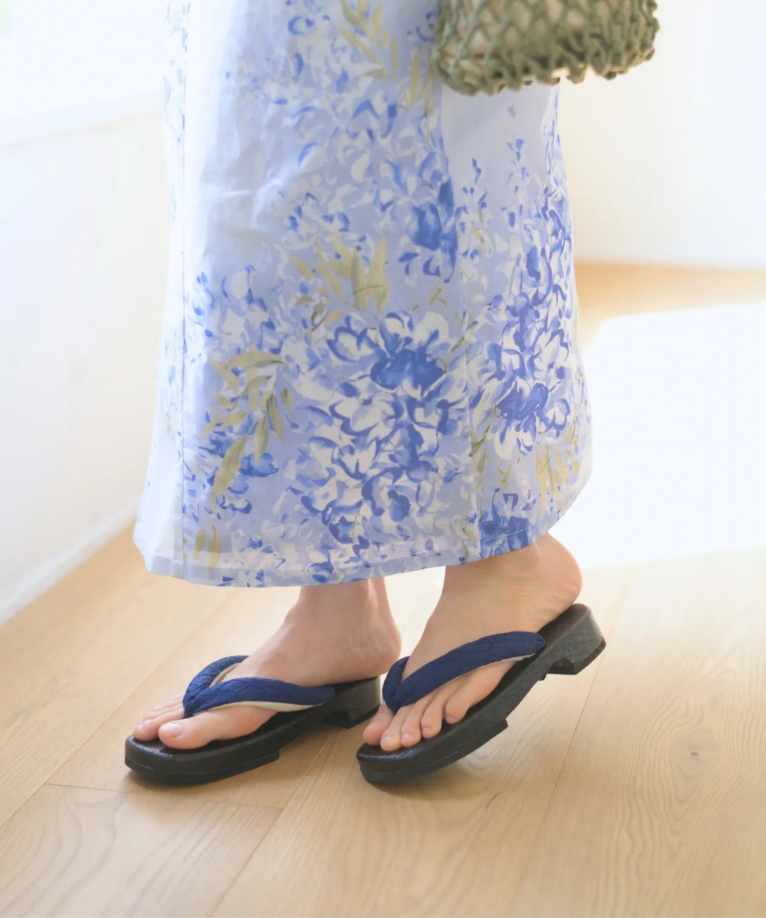 夏花浴衣 藤露の涼風 下駄付き5点セット(浴衣・兵児帯・腰紐×2・下駄)