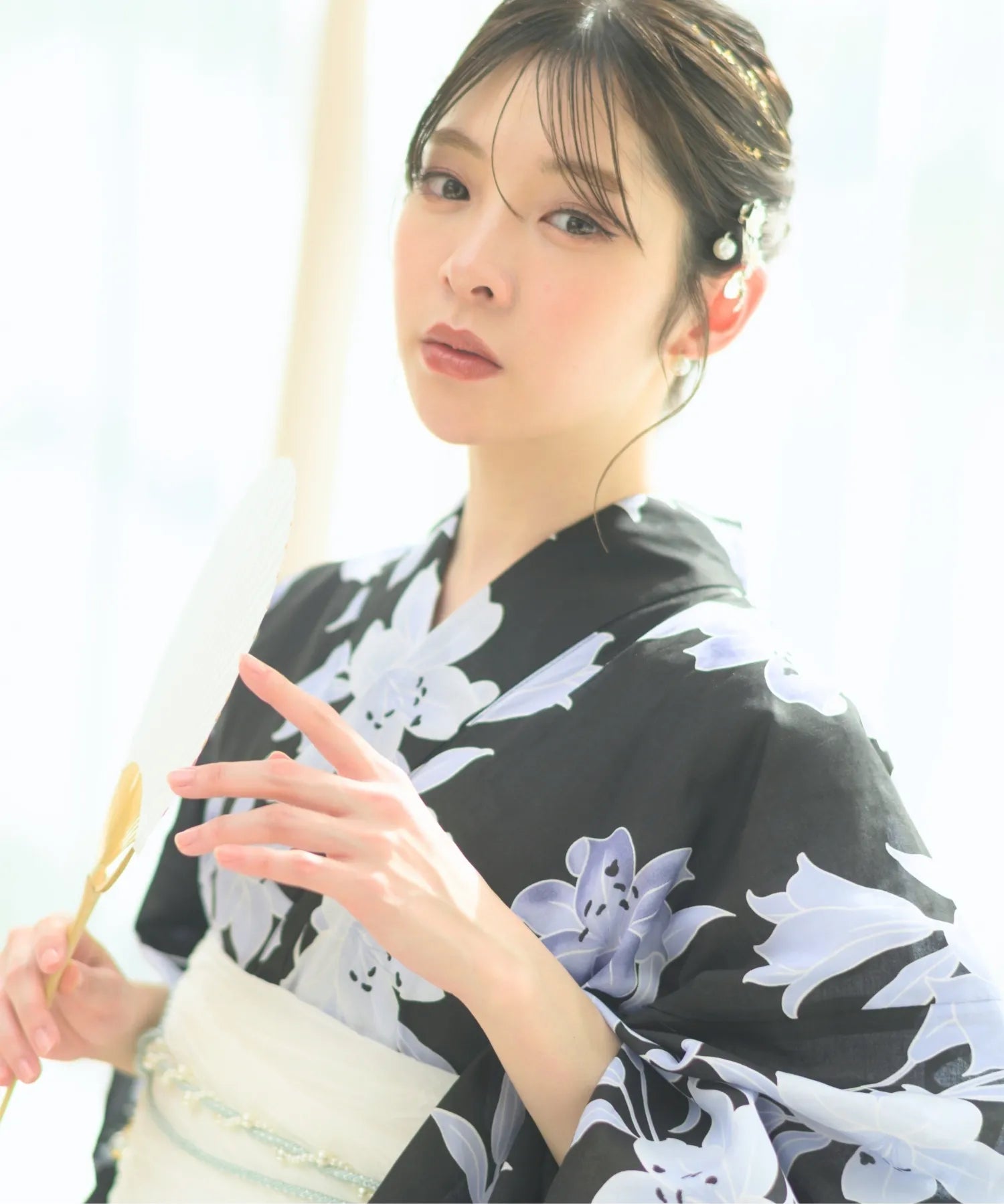 夏花浴衣 月下の百合調べ 下駄付き5点セット(浴衣・兵児帯・腰紐×2・下駄)