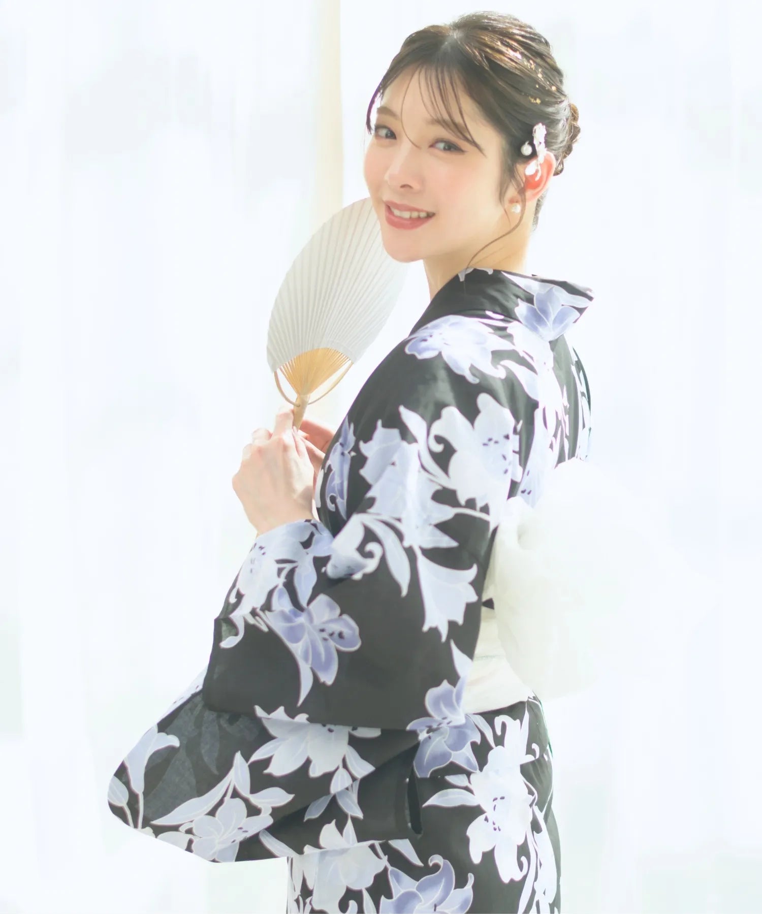 夏花浴衣 月下の百合調べ 下駄付き5点セット(浴衣・兵児帯・腰紐×2・下駄)