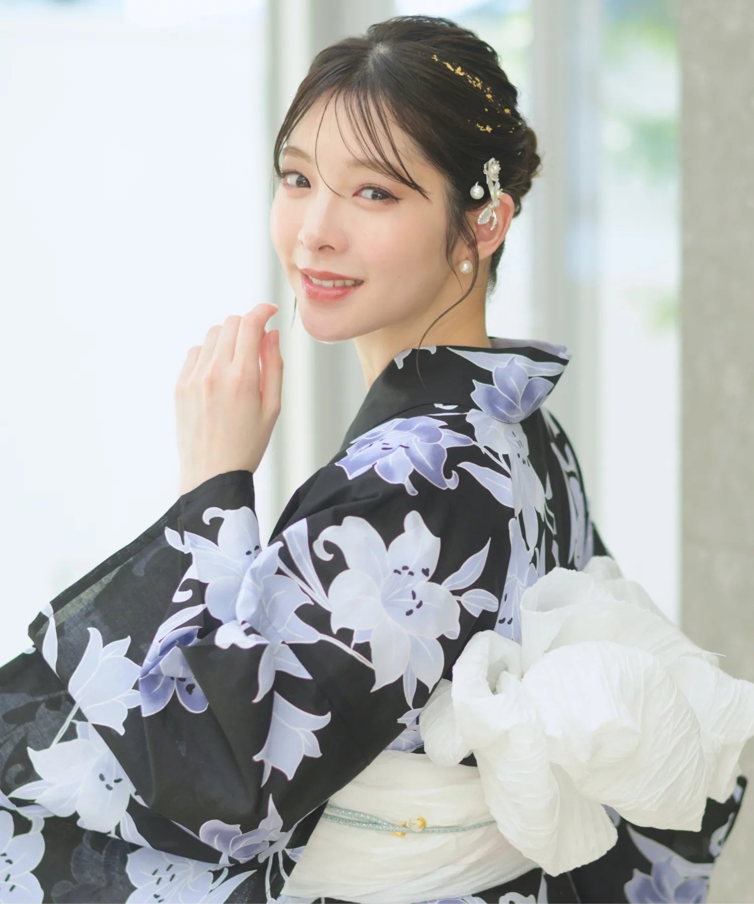 夏花浴衣 月下の百合調べ 下駄付き5点セット(浴衣・兵児帯・腰紐×2・下駄)