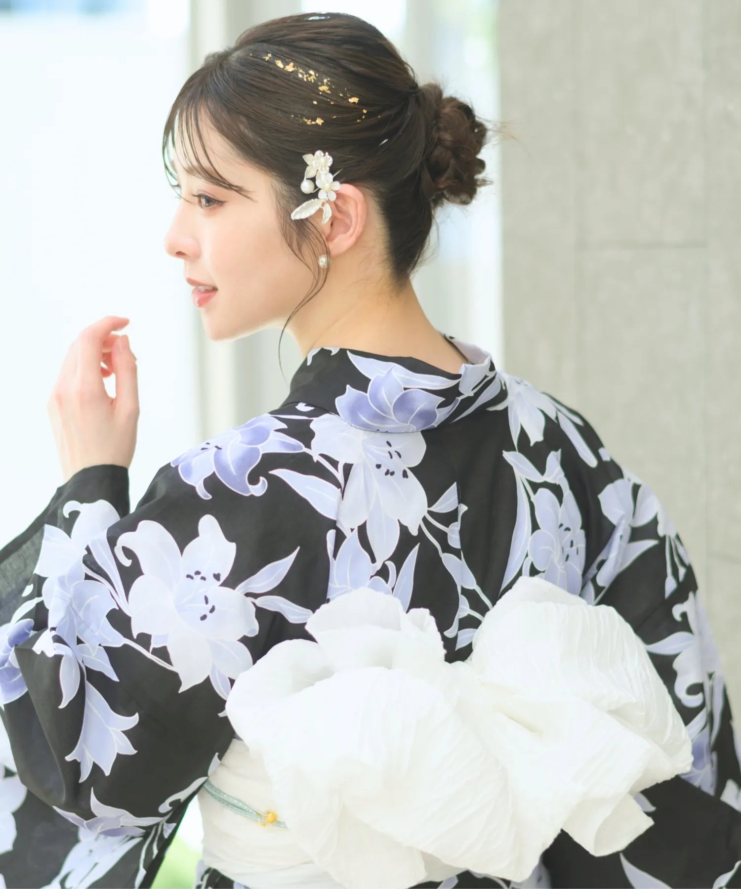 夏花浴衣 月下の百合調べ 下駄付き5点セット(浴衣・兵児帯・腰紐×2・下駄)
