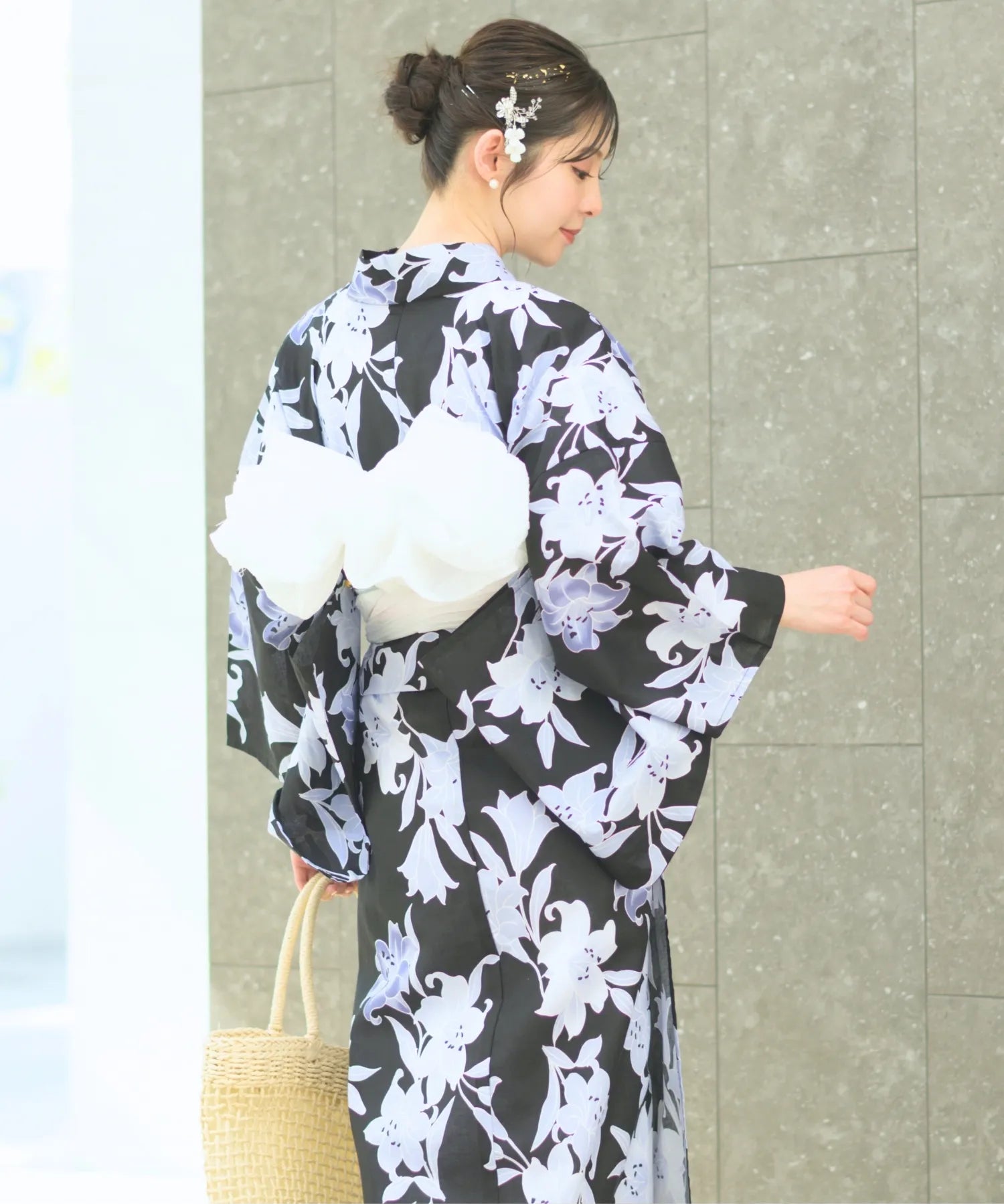 夏花浴衣 月下の百合調べ 下駄付き5点セット(浴衣・兵児帯・腰紐×2・下駄)