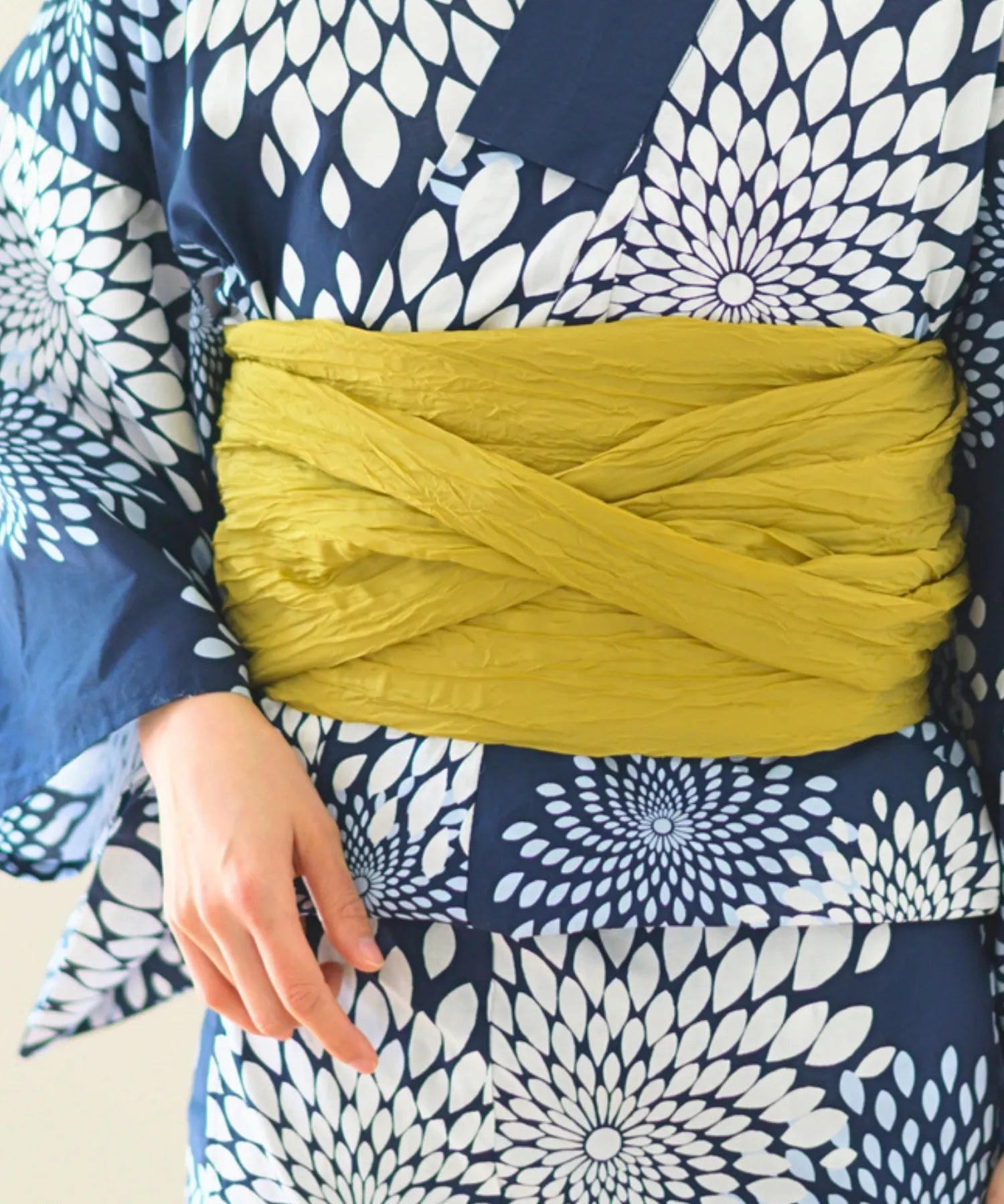 夏花浴衣 紺菊華 下駄付き5点セット(浴衣・兵児帯・腰紐×2・下駄 夏花浴衣 紺菊華 下駄付き5点セット(浴衣・兵児帯・腰紐×2・下駄