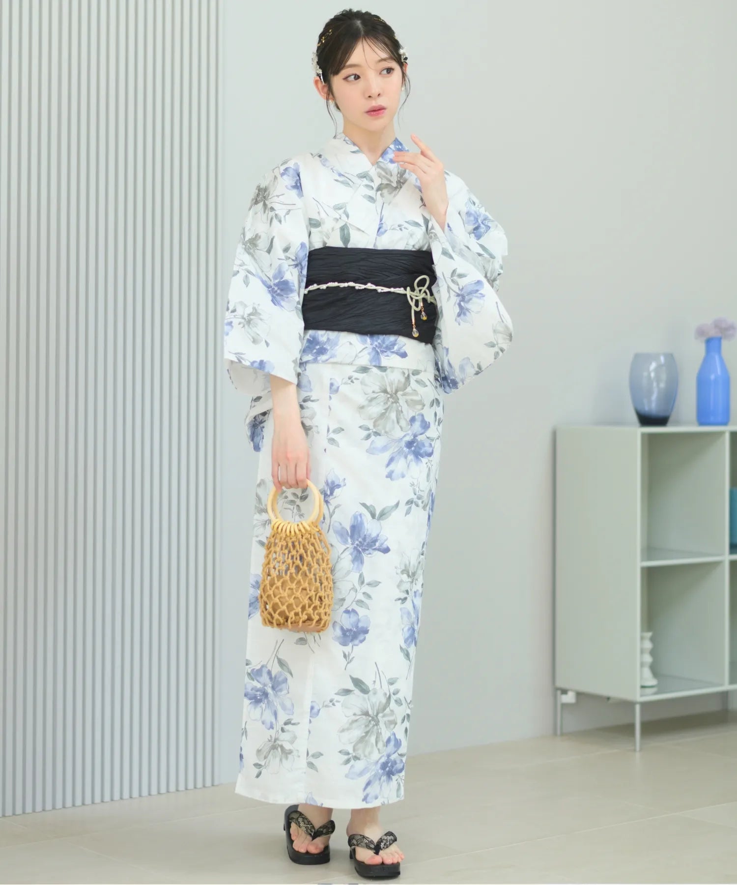 黄色帯の方のコーディネートで、画像の金曜日 帯締め 下駄 フルセット