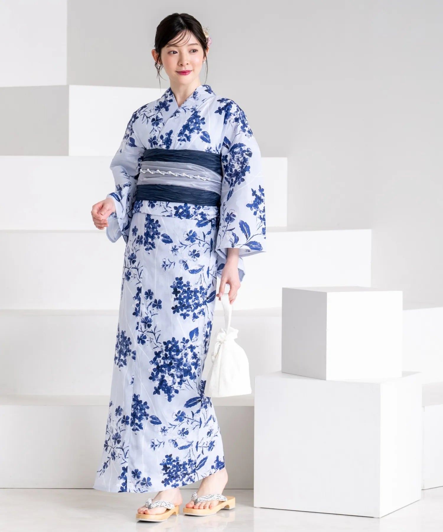 夏花浴衣 紫陽花淡しずく 4点セット(浴衣・兵児帯・腰紐×2)